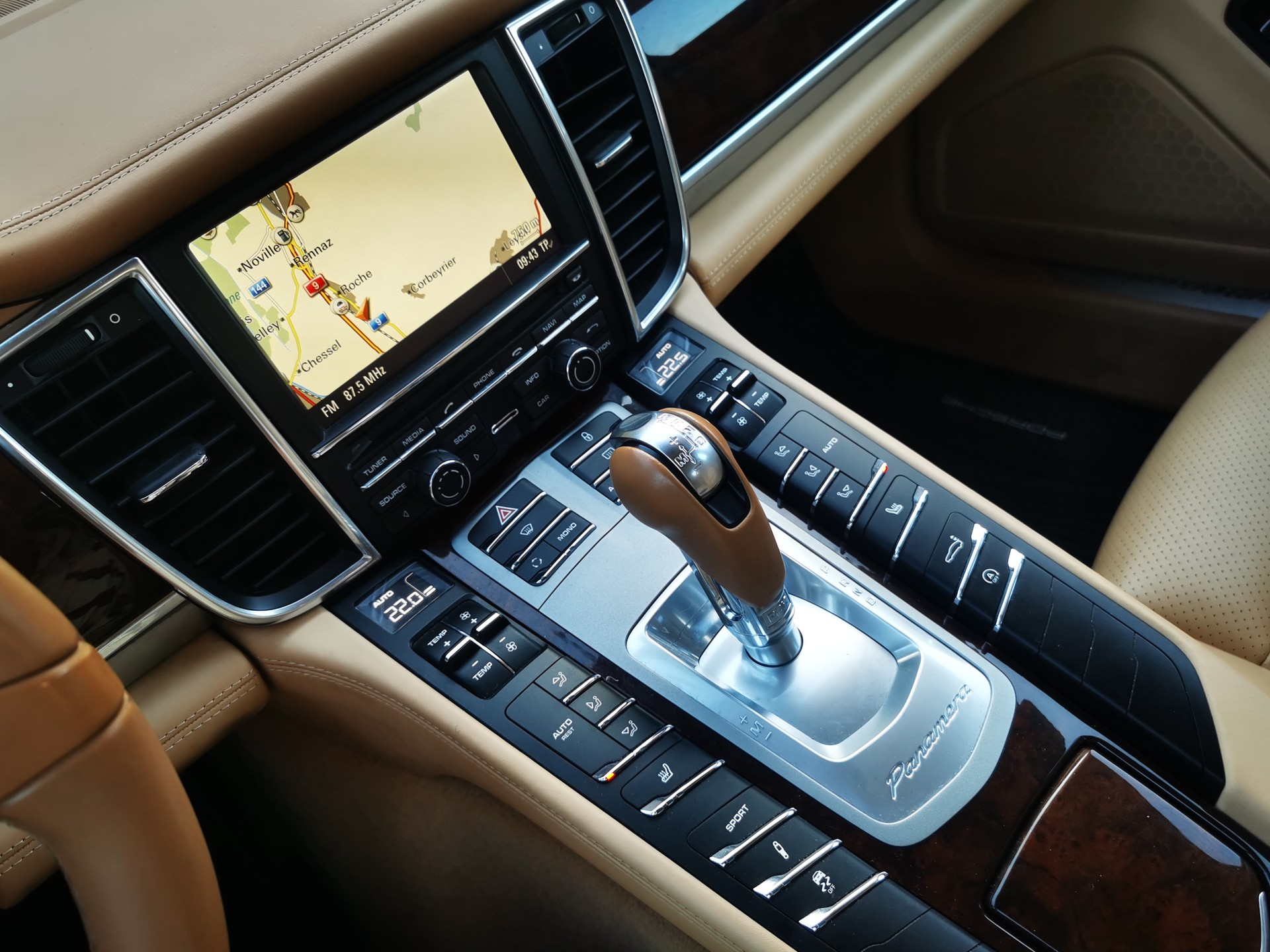 PORSCHE Panamera 4 3.6 PDK-image-11