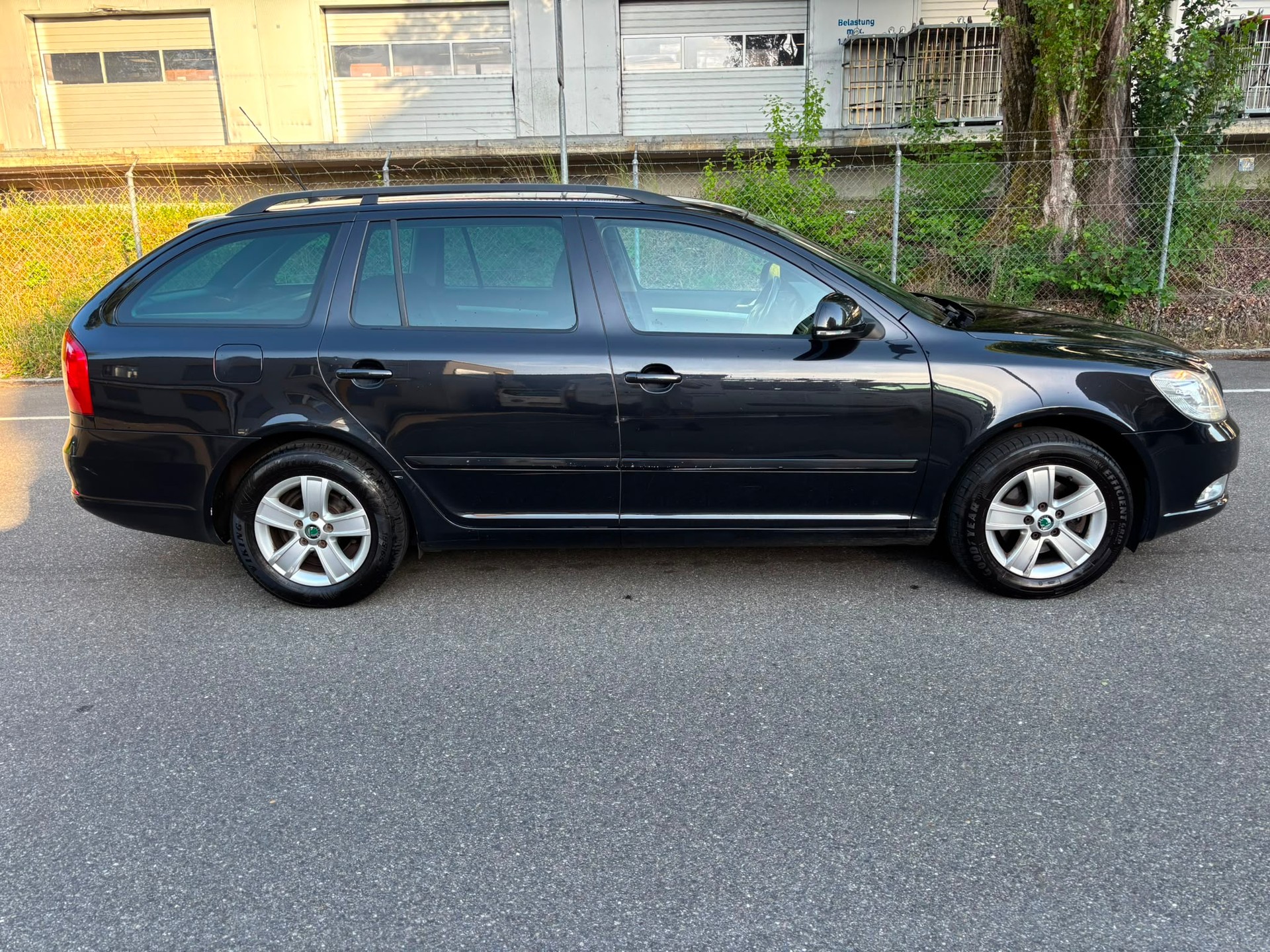 SKODA Octavia 1.6 TDI Elegance DSG-image-5