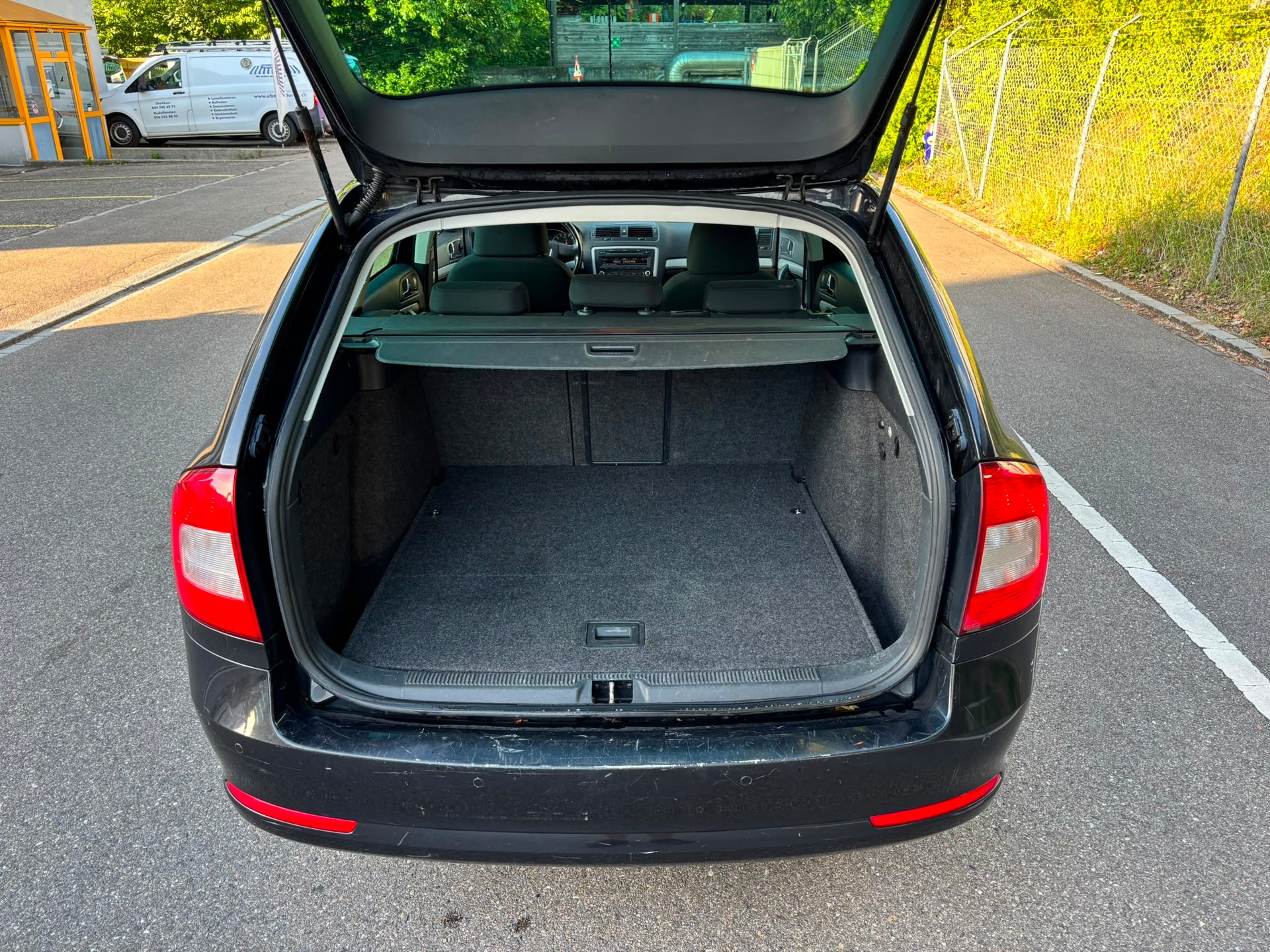 SKODA Octavia 1.6 TDI Elegance DSG-image-10