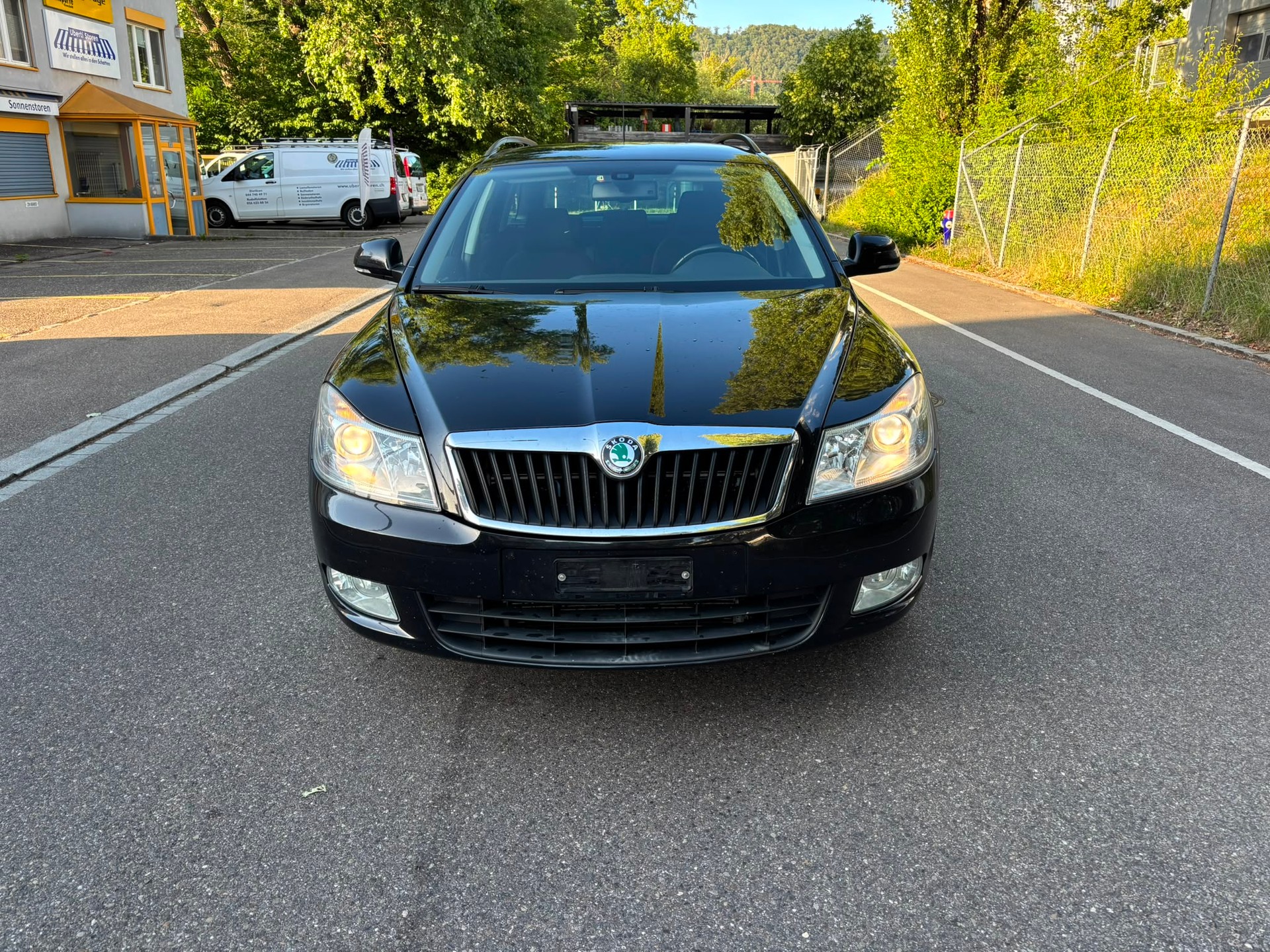 SKODA Octavia 1.6 TDI Elegance DSG-image-2