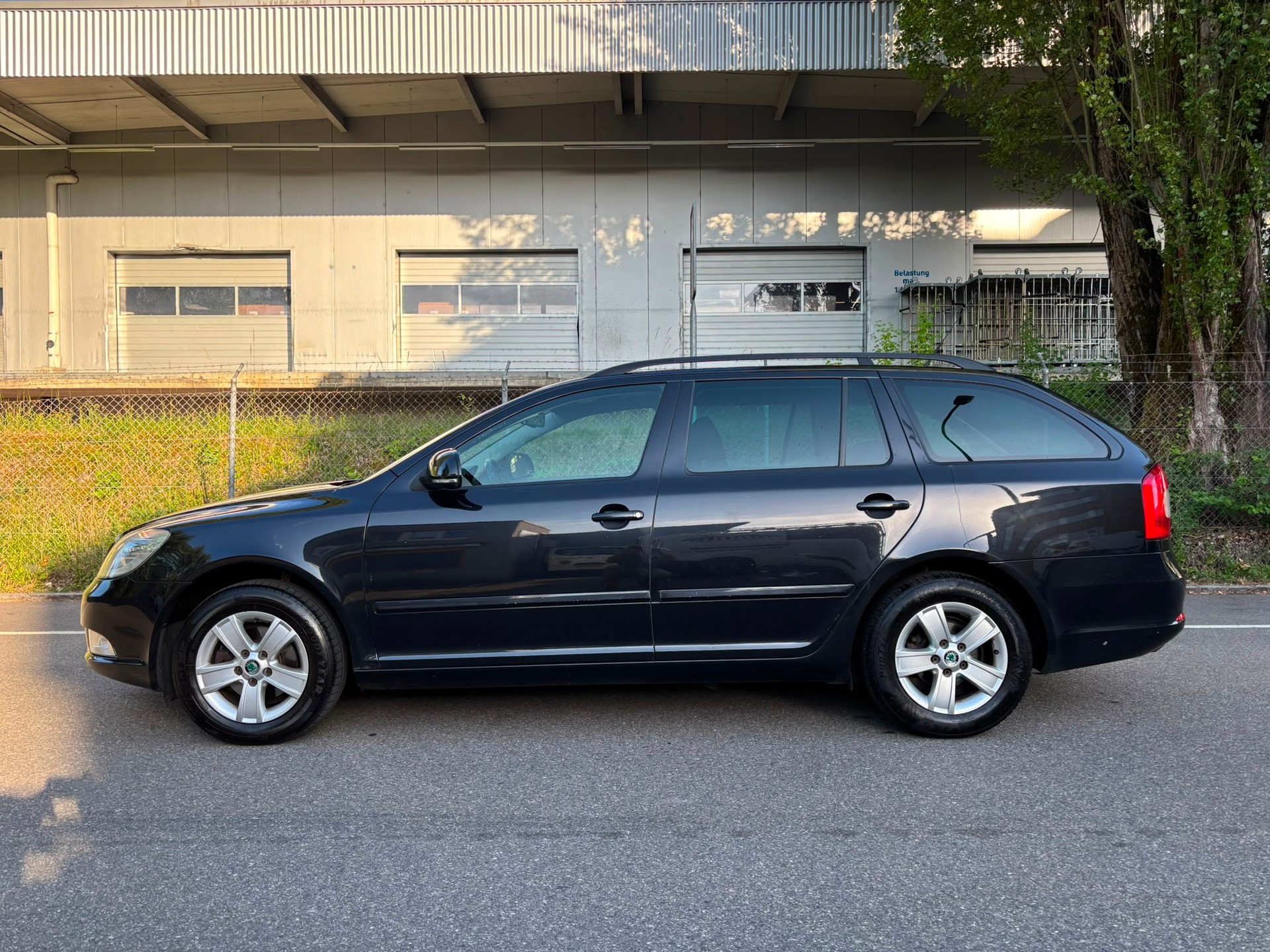 SKODA Octavia 1.6 TDI Elegance DSG-image-1