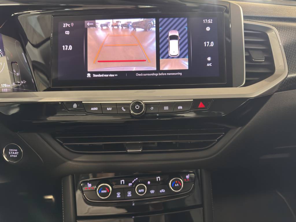 OPEL Grandland 1.6 Hybrid Elegance Automatik-image-13