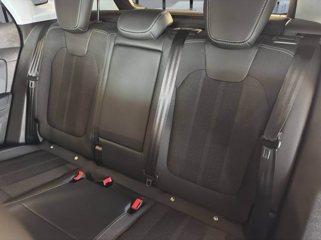 OPEL Grandland 1.6 Hybrid Elegance Automatik-image-8