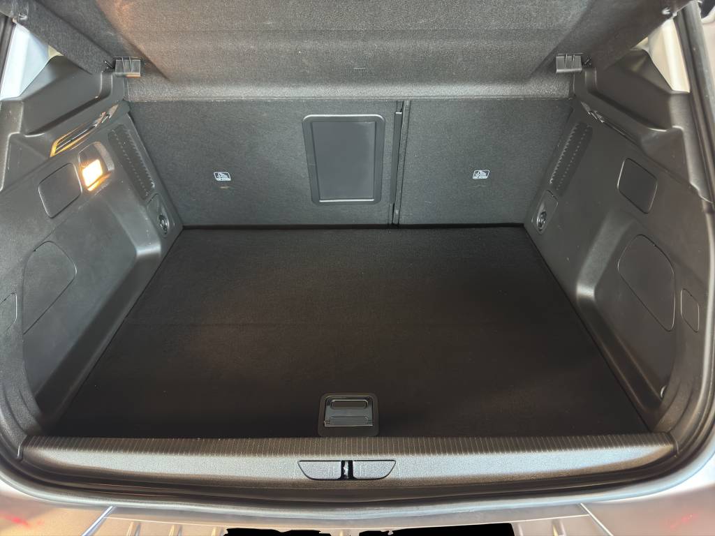 OPEL Grandland 1.6 Hybrid Elegance Automatik-image-11