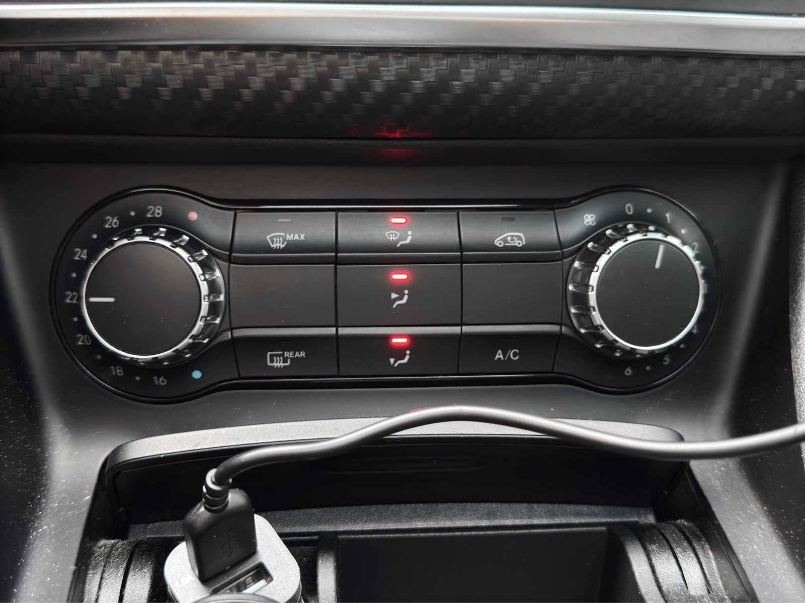 MERCEDES-BENZ A 250 Sport 7G-DCT-image-18