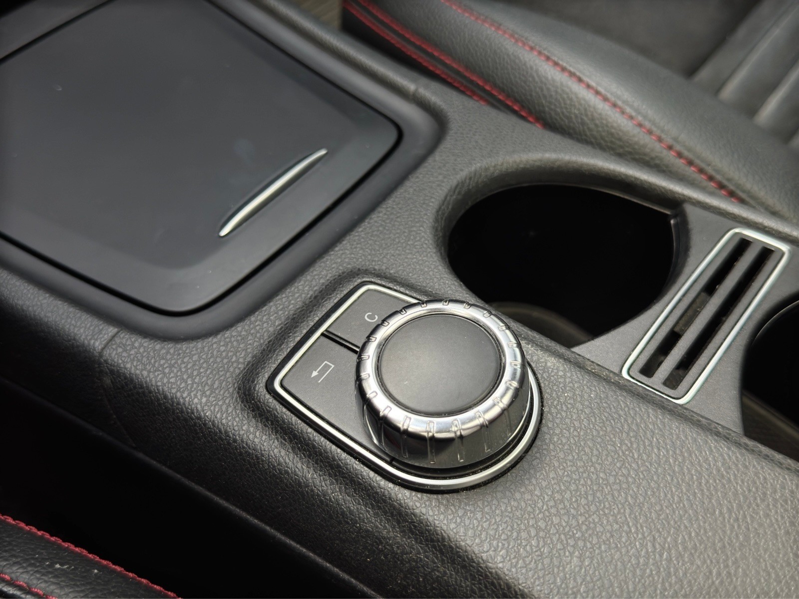 MERCEDES-BENZ A 250 Sport 7G-DCT-image-16