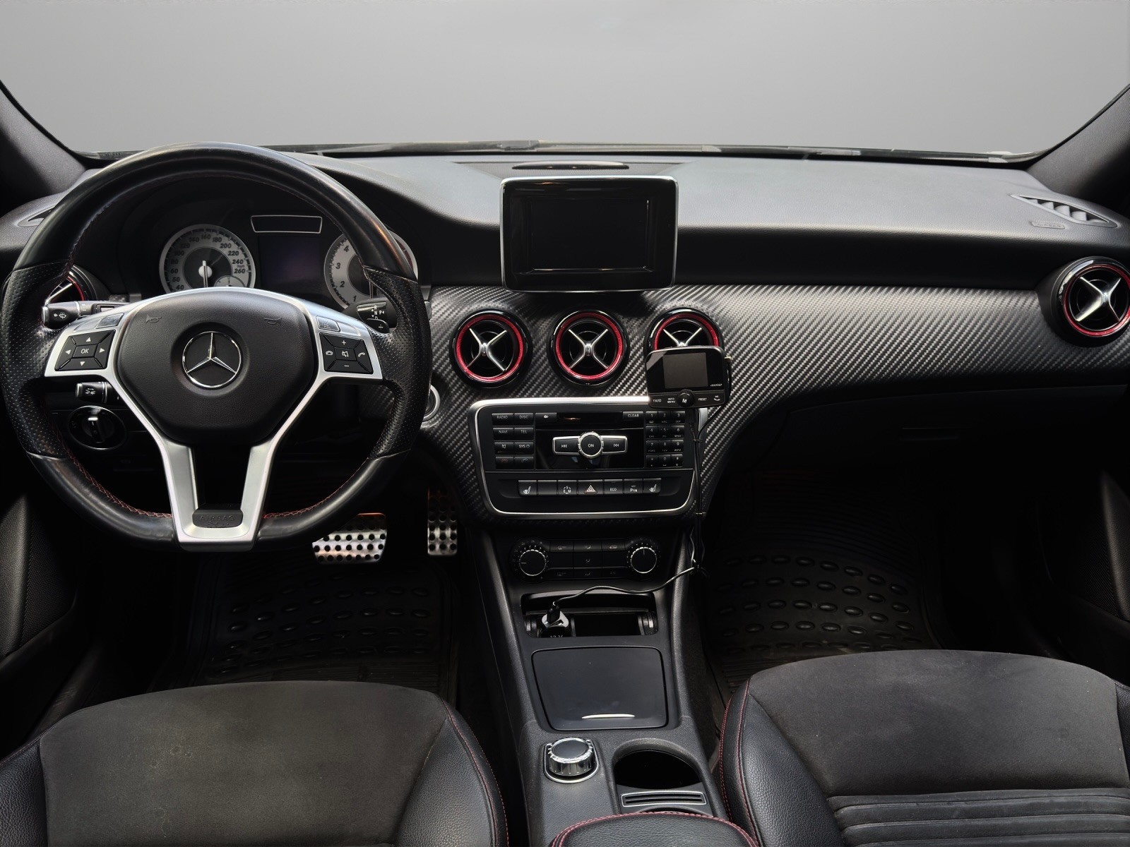 MERCEDES-BENZ A 250 Sport 7G-DCT-image-8