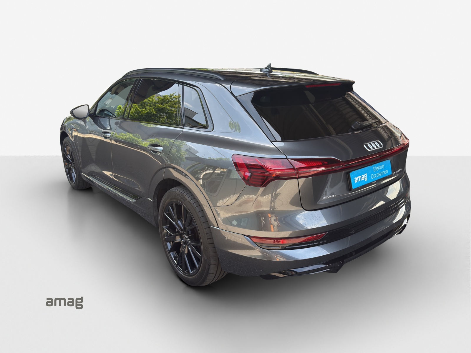 AUDI e-tron 55 S Line Black Edition quattro-image-2