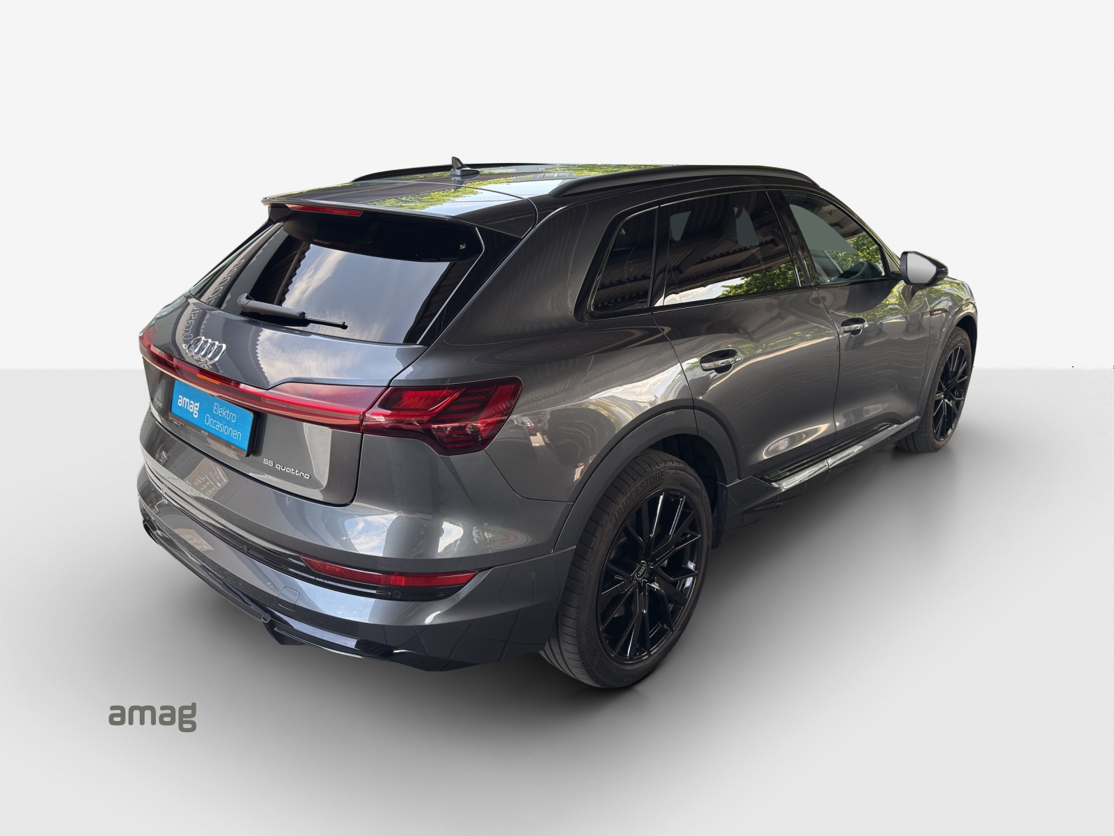 AUDI e-tron 55 S Line Black Edition quattro-image-5