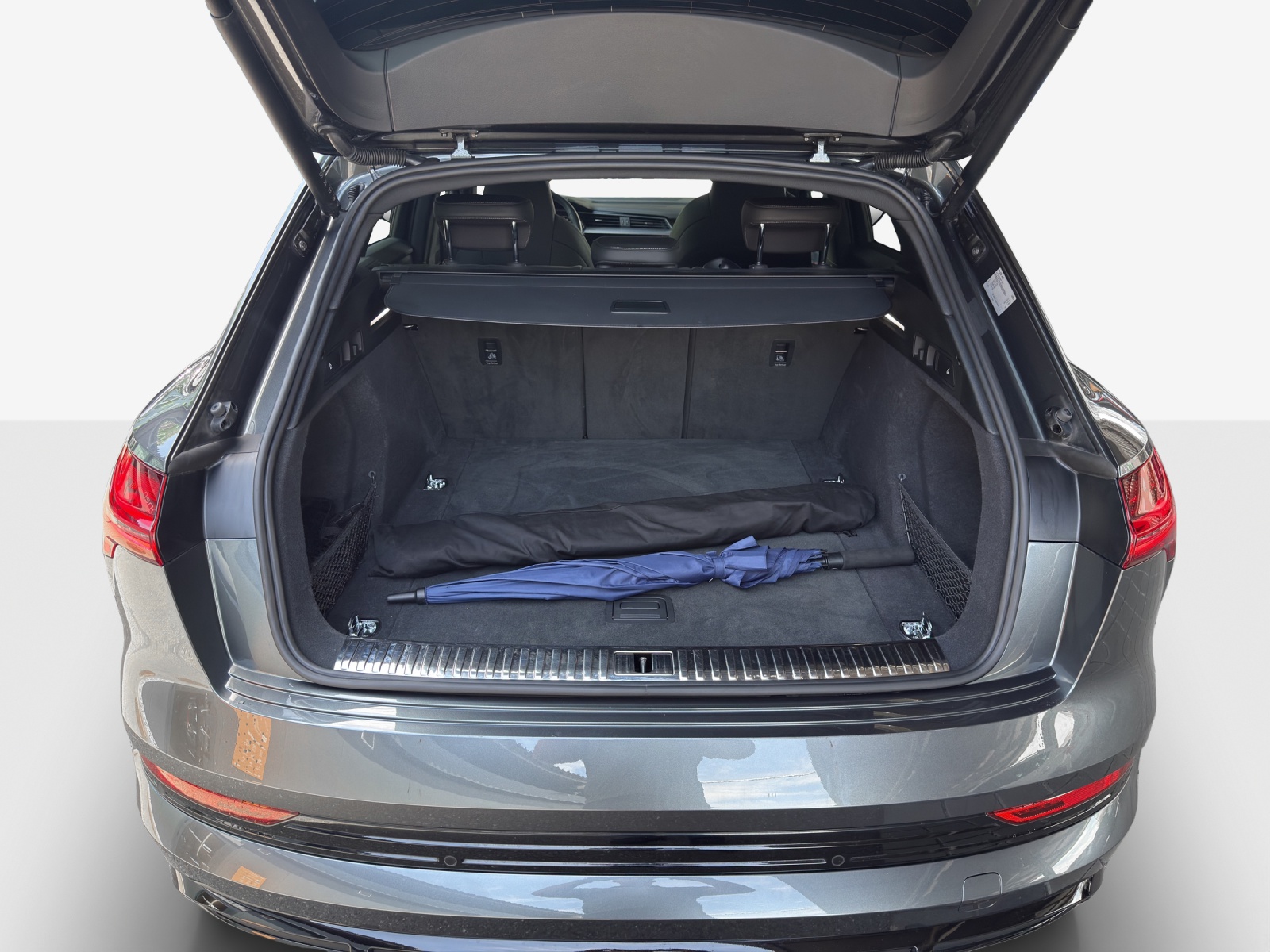 AUDI e-tron 55 S Line Black Edition quattro-image-13