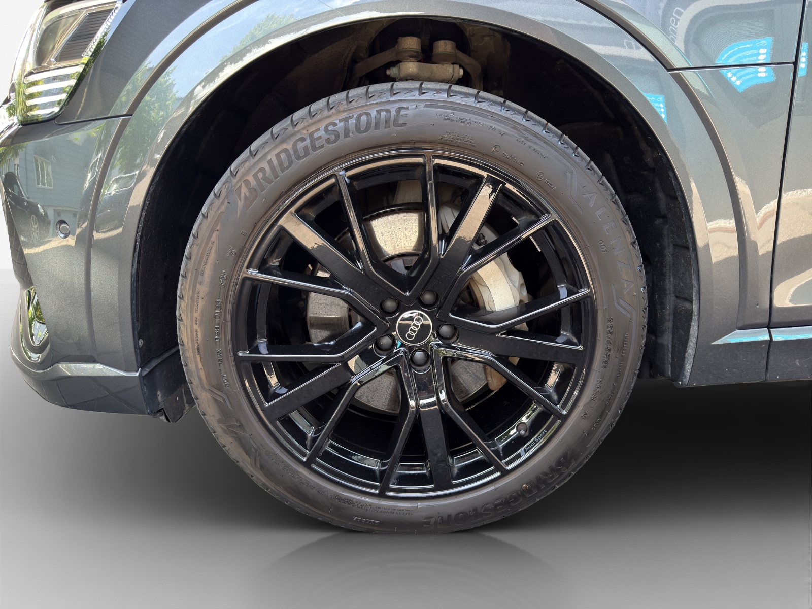 AUDI e-tron 55 S Line Black Edition quattro-image-14