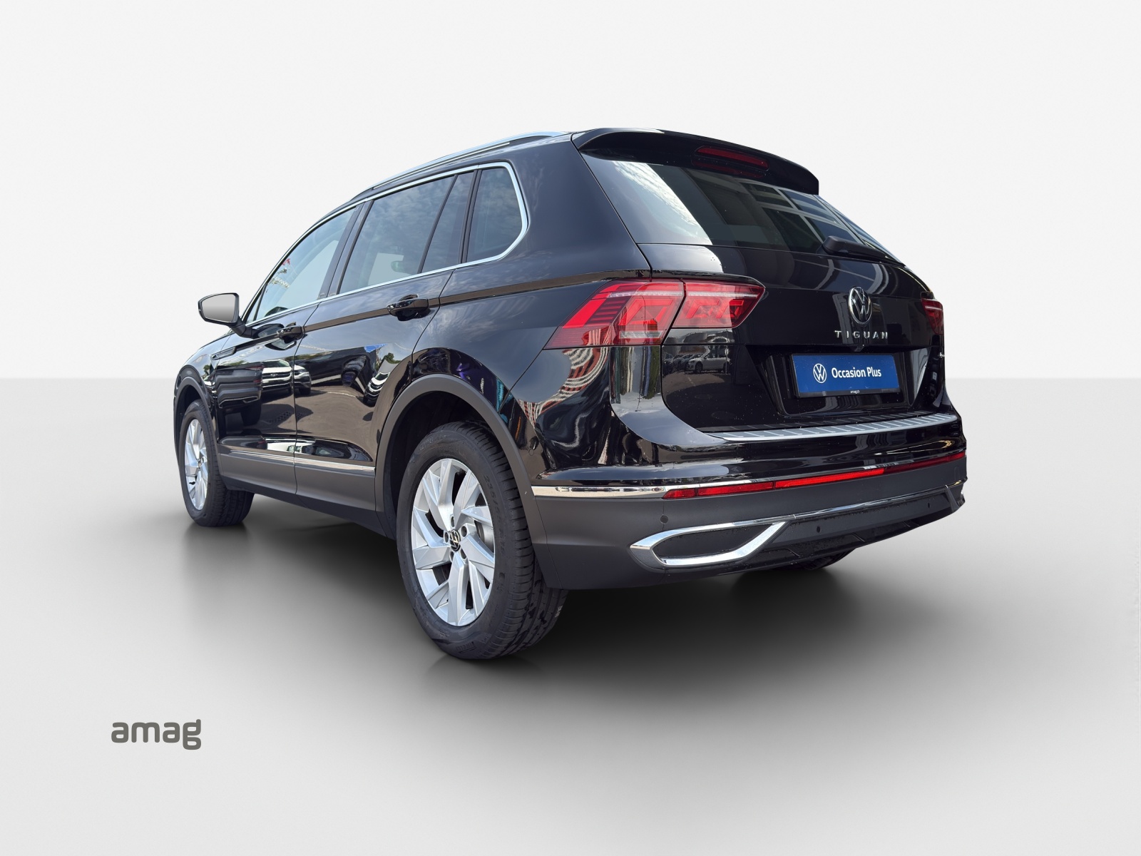 VW Tiguan 2.0 TDI SCR Elegance 4Motion DSG-image-2