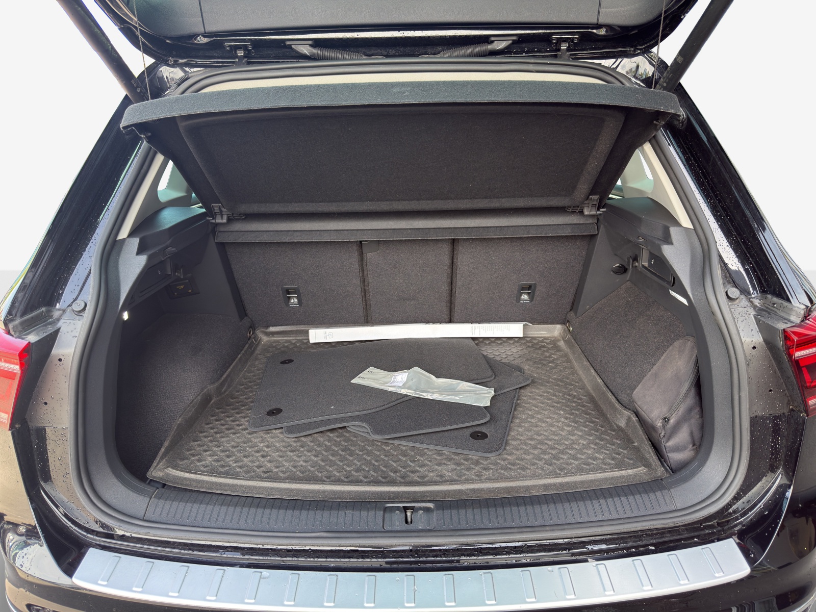 VW Tiguan 2.0 TDI SCR Elegance 4Motion DSG-image-12