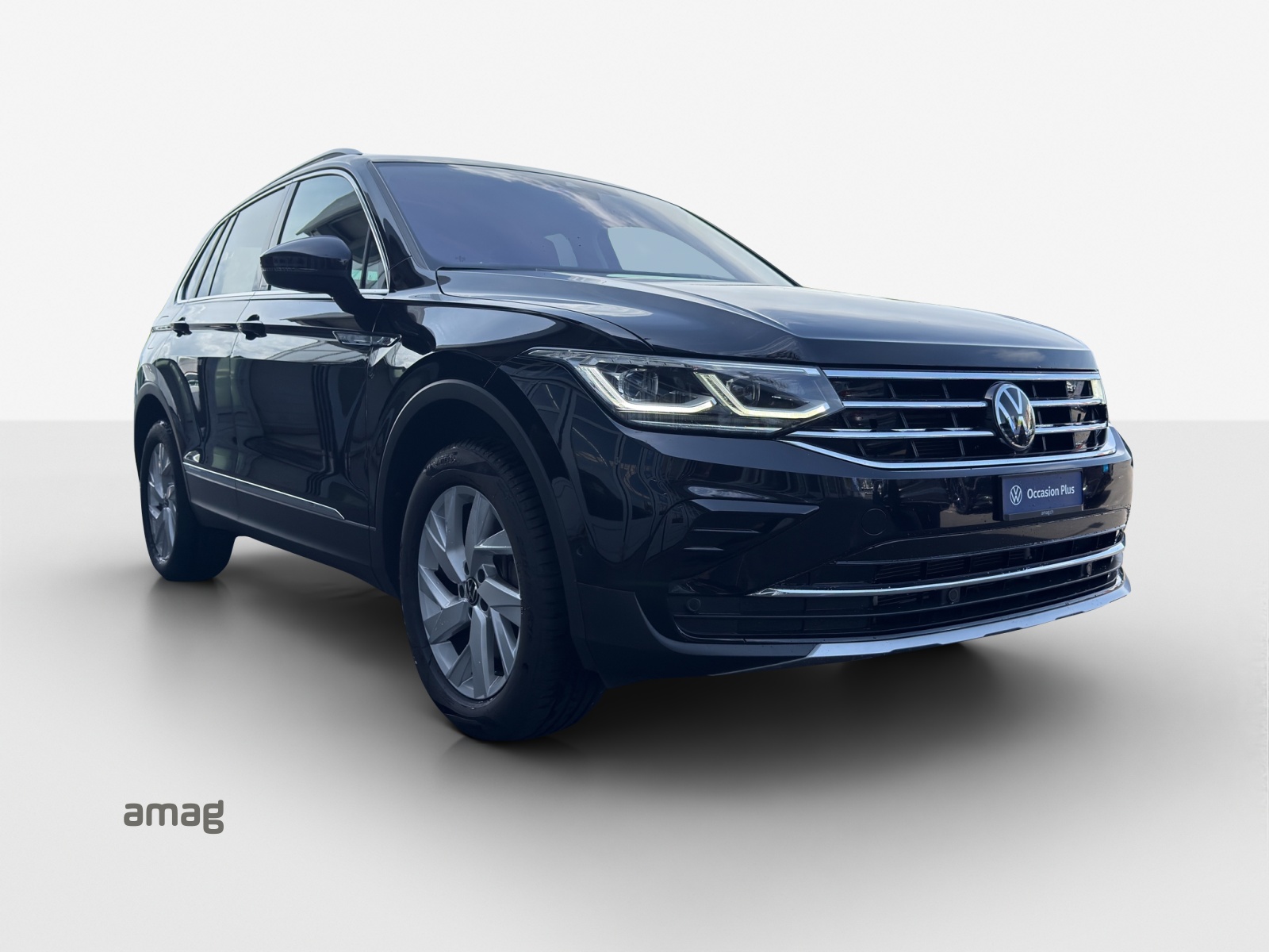 VW Tiguan 2.0 TDI SCR Elegance 4Motion DSG-image-5
