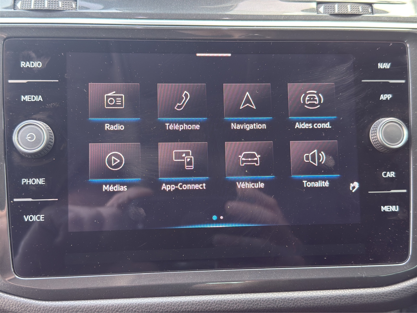 VW Tiguan 2.0 TDI SCR Elegance 4Motion DSG-image-15