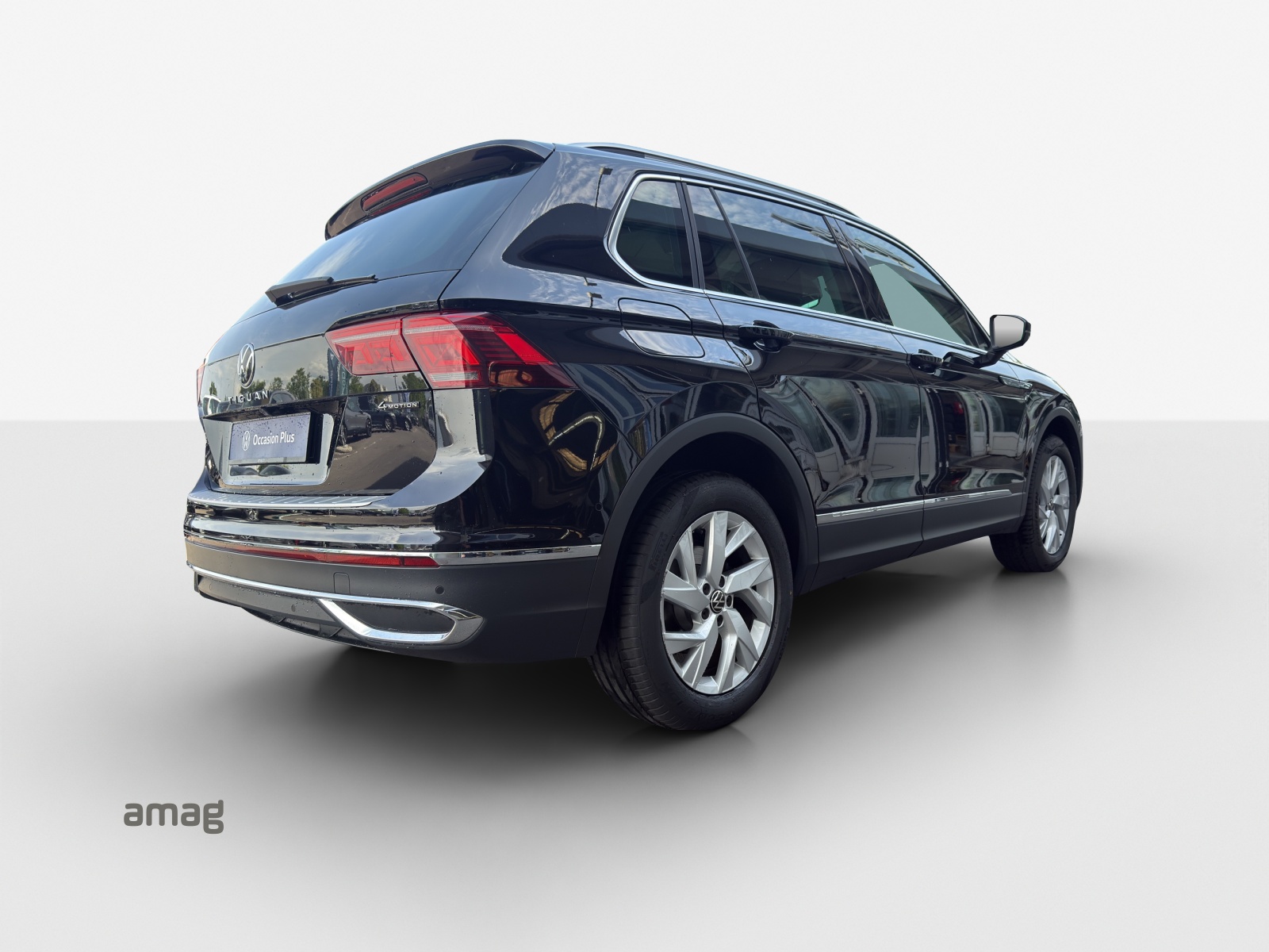 VW Tiguan 2.0 TDI SCR Elegance 4Motion DSG-image-4