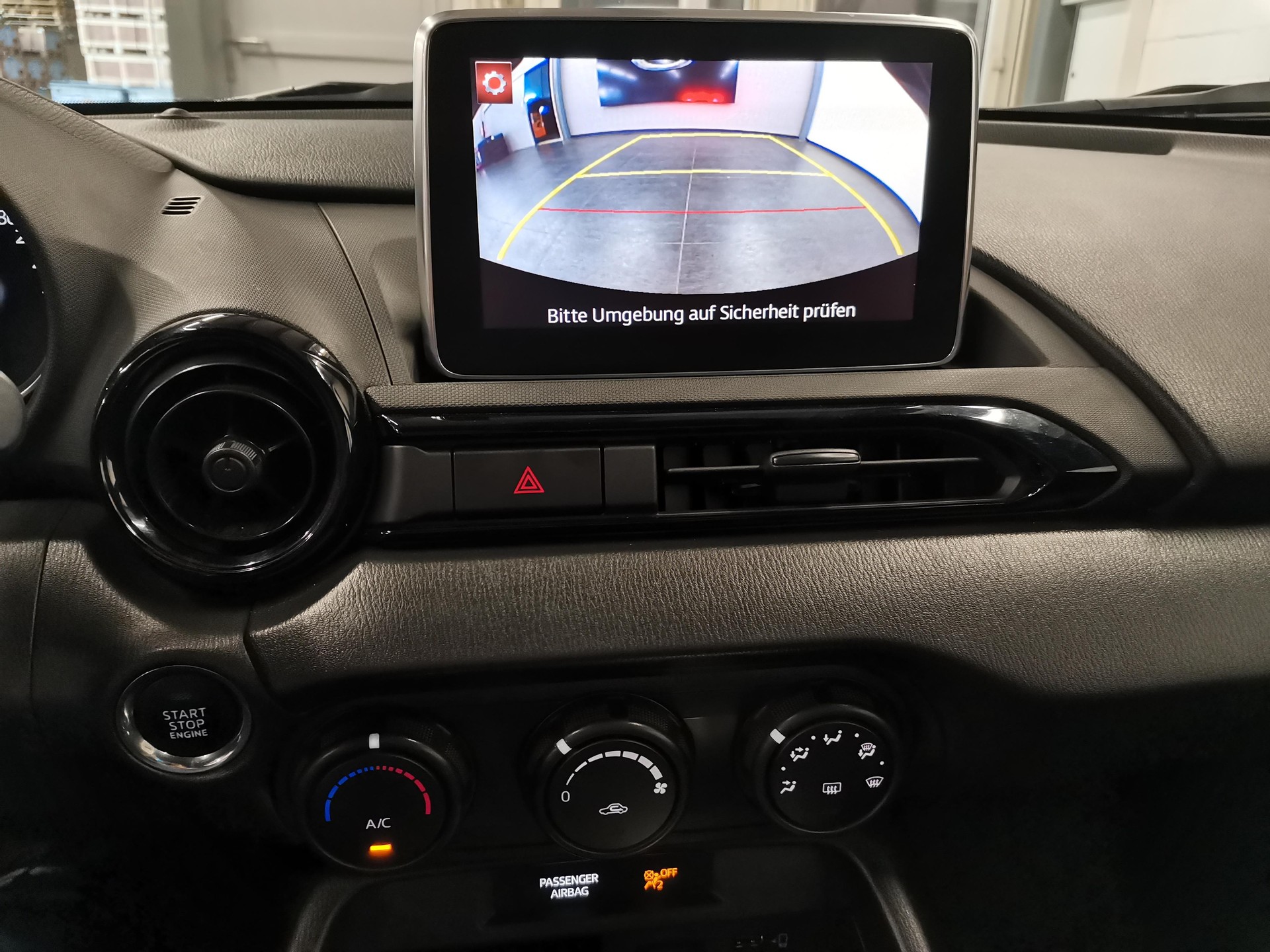 MAZDA MX-5 1.5 Ambition-image-9