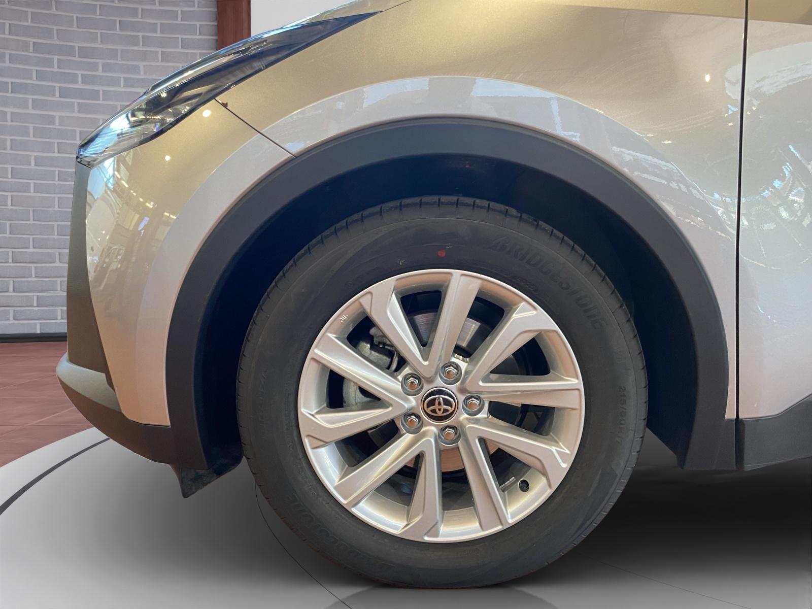 TOYOTA C-HR 1.8 HEV Comfort inkl. Gratisservice 4 Jahre / 60000 Km ab 1. IV / Winterkompletträder-image-9