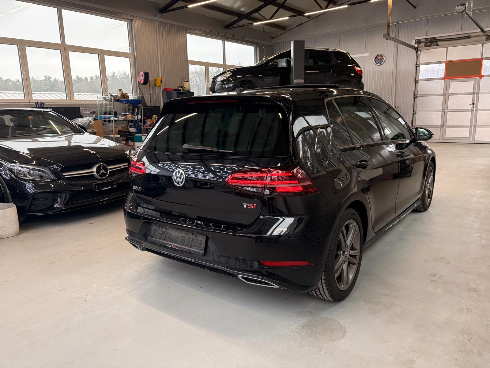 VW Golf 1.5 TSI EVO Comfortline DSG-image-2