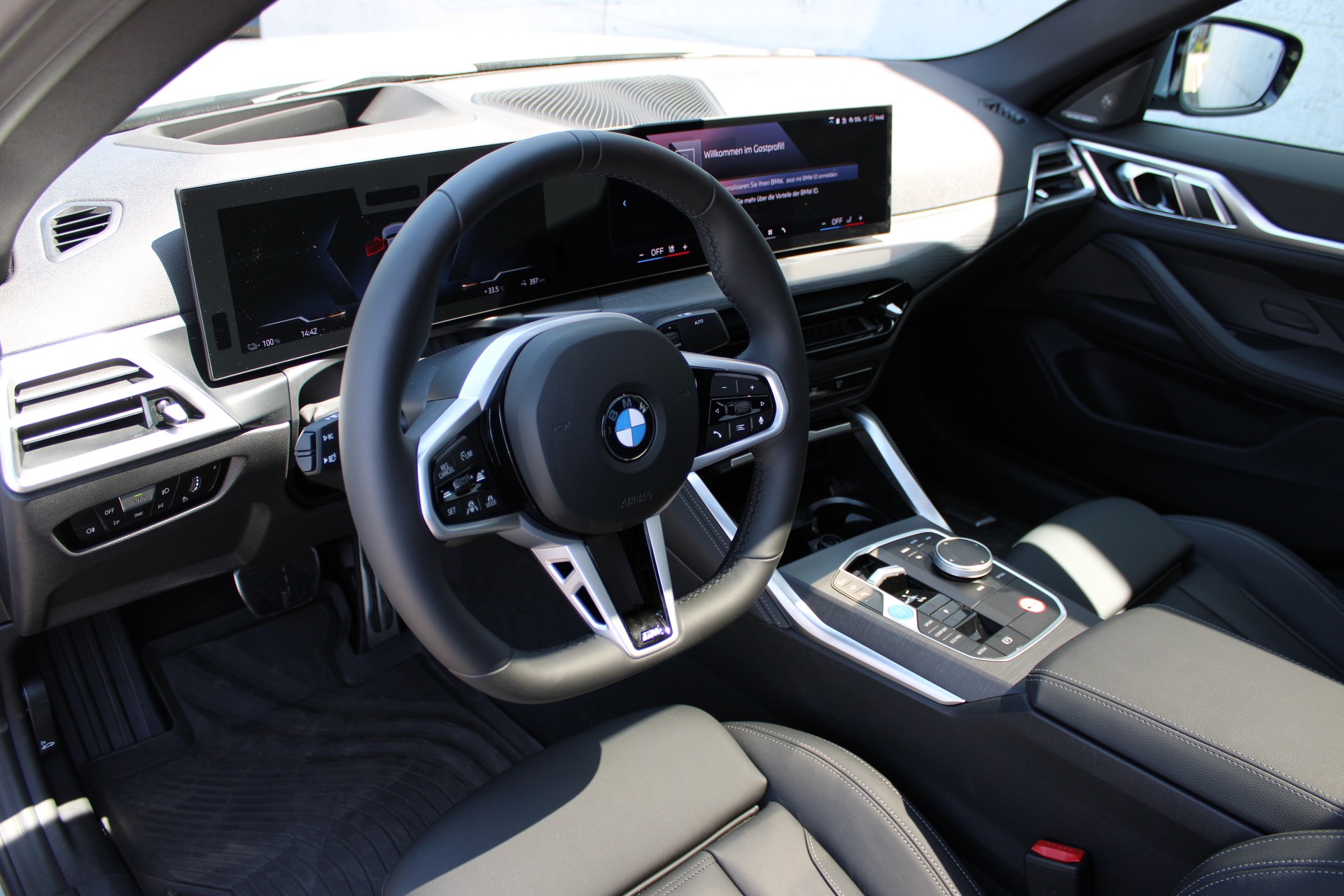 BMW i4 eDrive 40 M Sport Pro-image-10