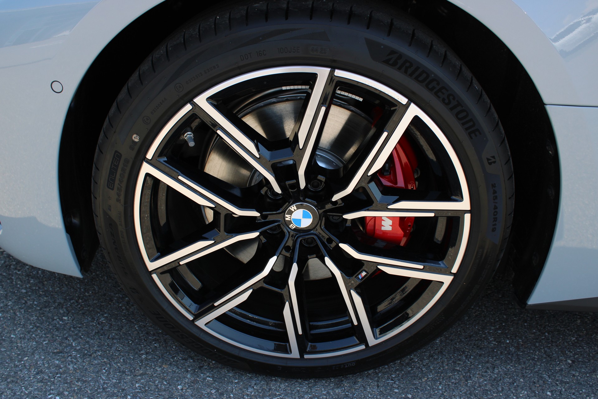 BMW i4 eDrive 40 M Sport Pro-image-7