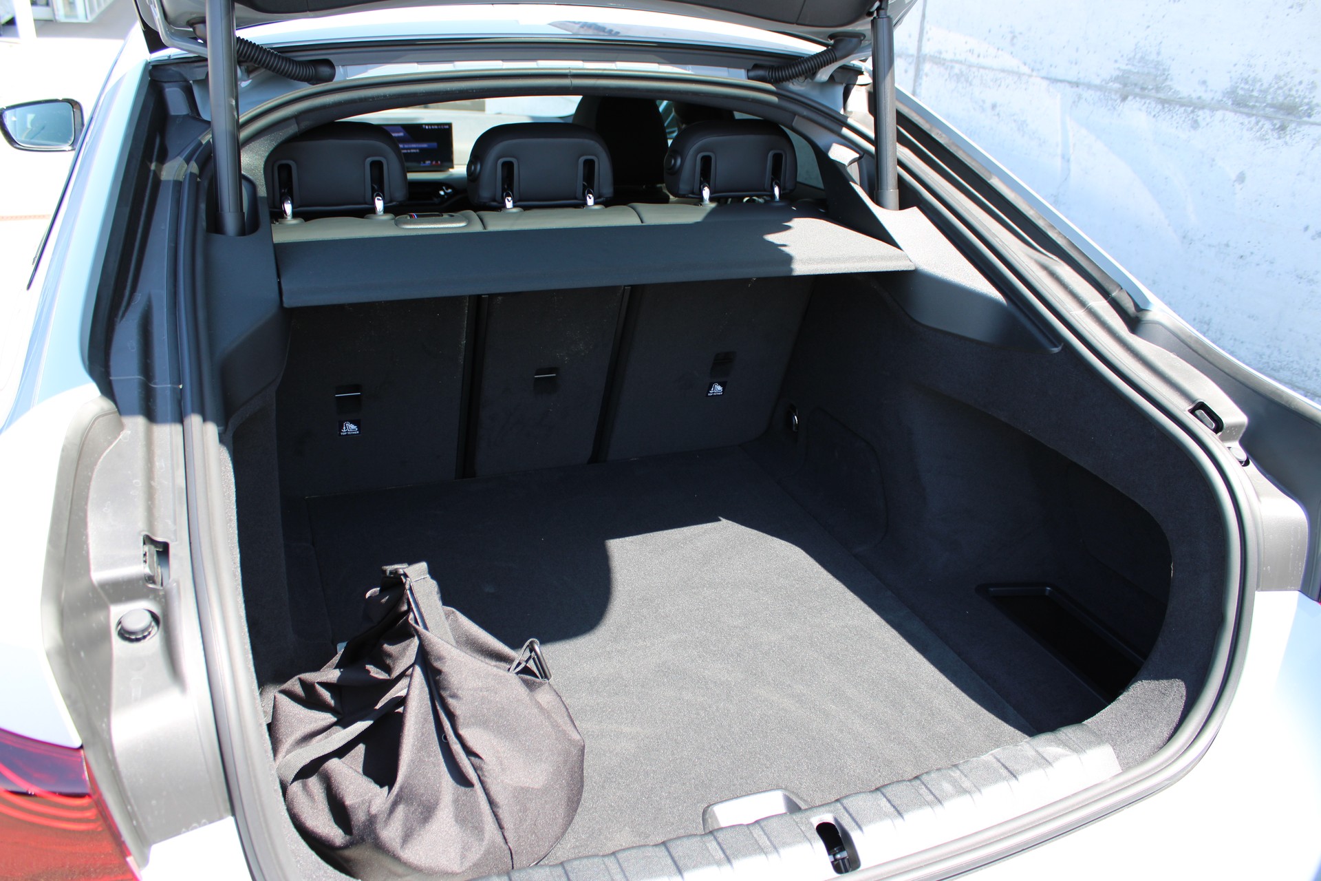 BMW i4 eDrive 40 M Sport Pro-image-8