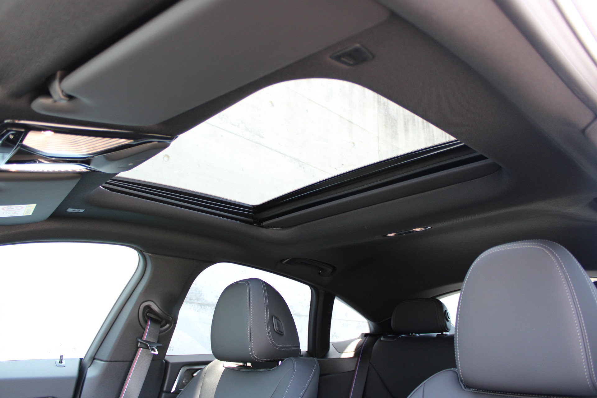 BMW i4 eDrive 40 M Sport Pro-image-9