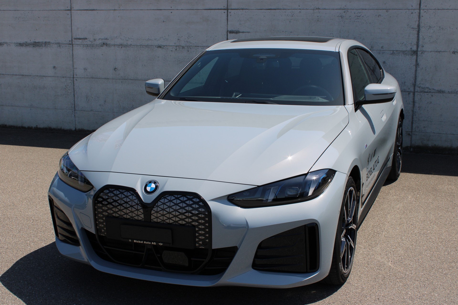 BMW i4 eDrive 40 M Sport Pro-image-5