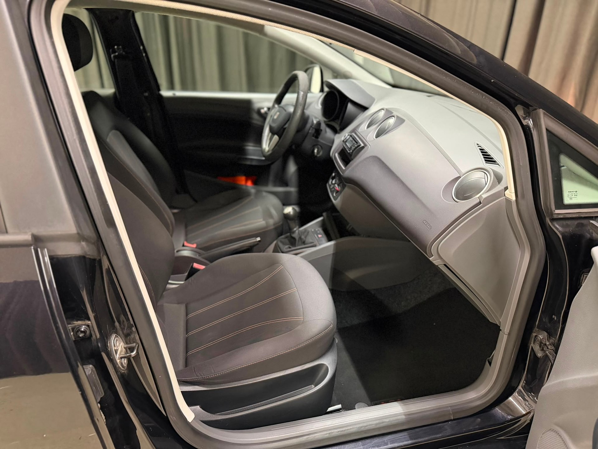 SEAT Ibiza ST 1.4 Style-image-12