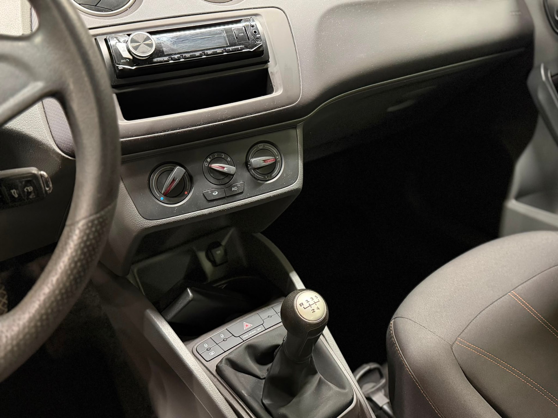 SEAT Ibiza ST 1.4 Style-image-8