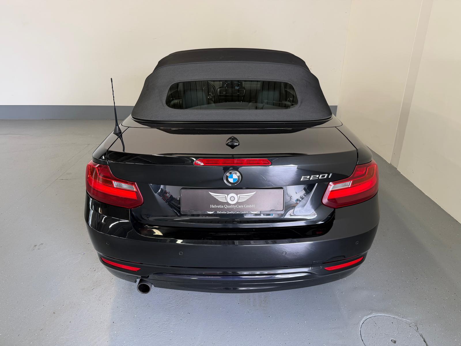 BMW 220i Sport Line Steptronic-image-19