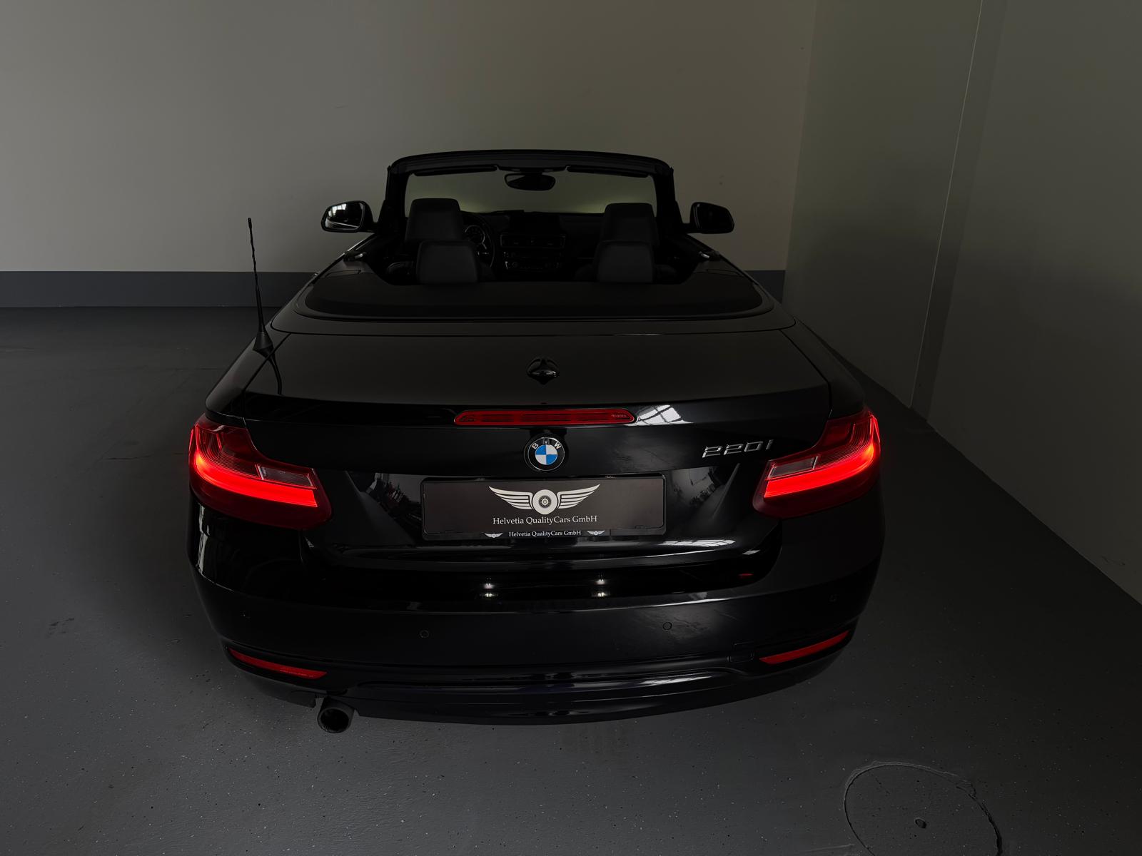 BMW 220i Sport Line Steptronic-image-13