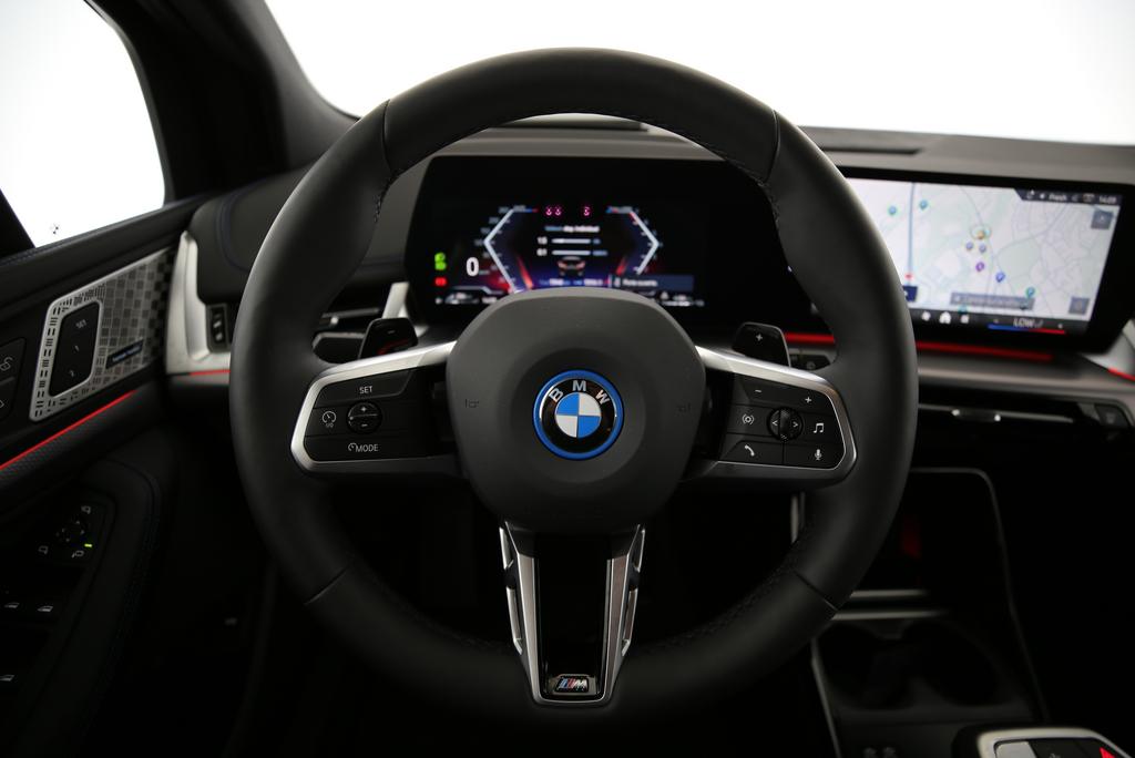 BMW 230e xDrive paddles Active Tourer-image-5