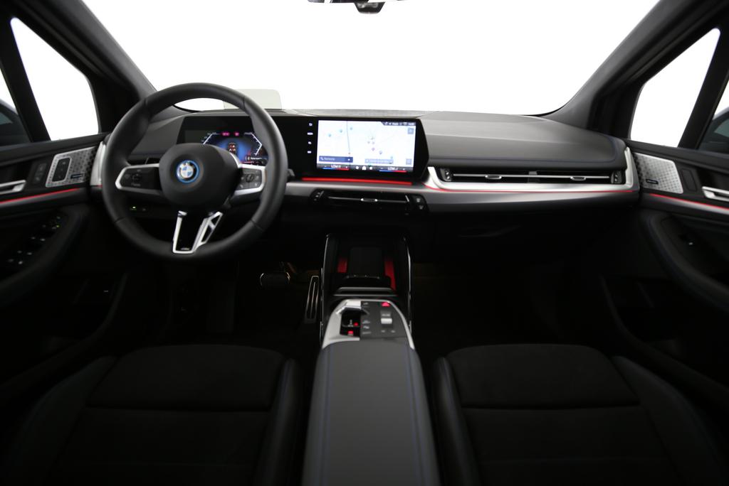 BMW 230e xDrive paddles Active Tourer-image-4