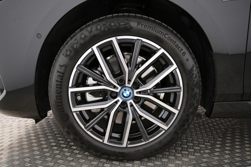 BMW 230e xDrive paddles Active Tourer-image-21