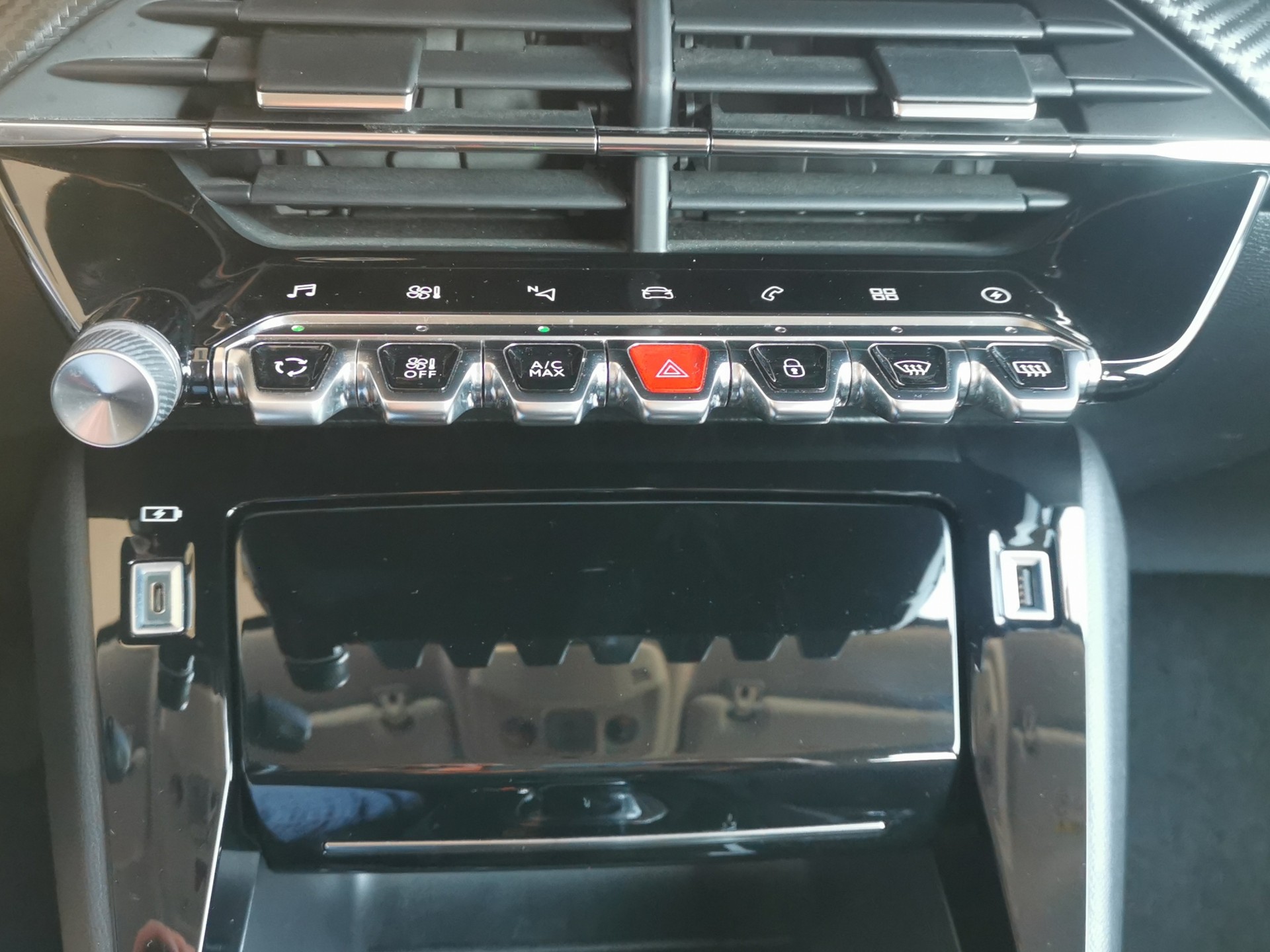PEUGEOT 208 Elektrik Allure-image-18