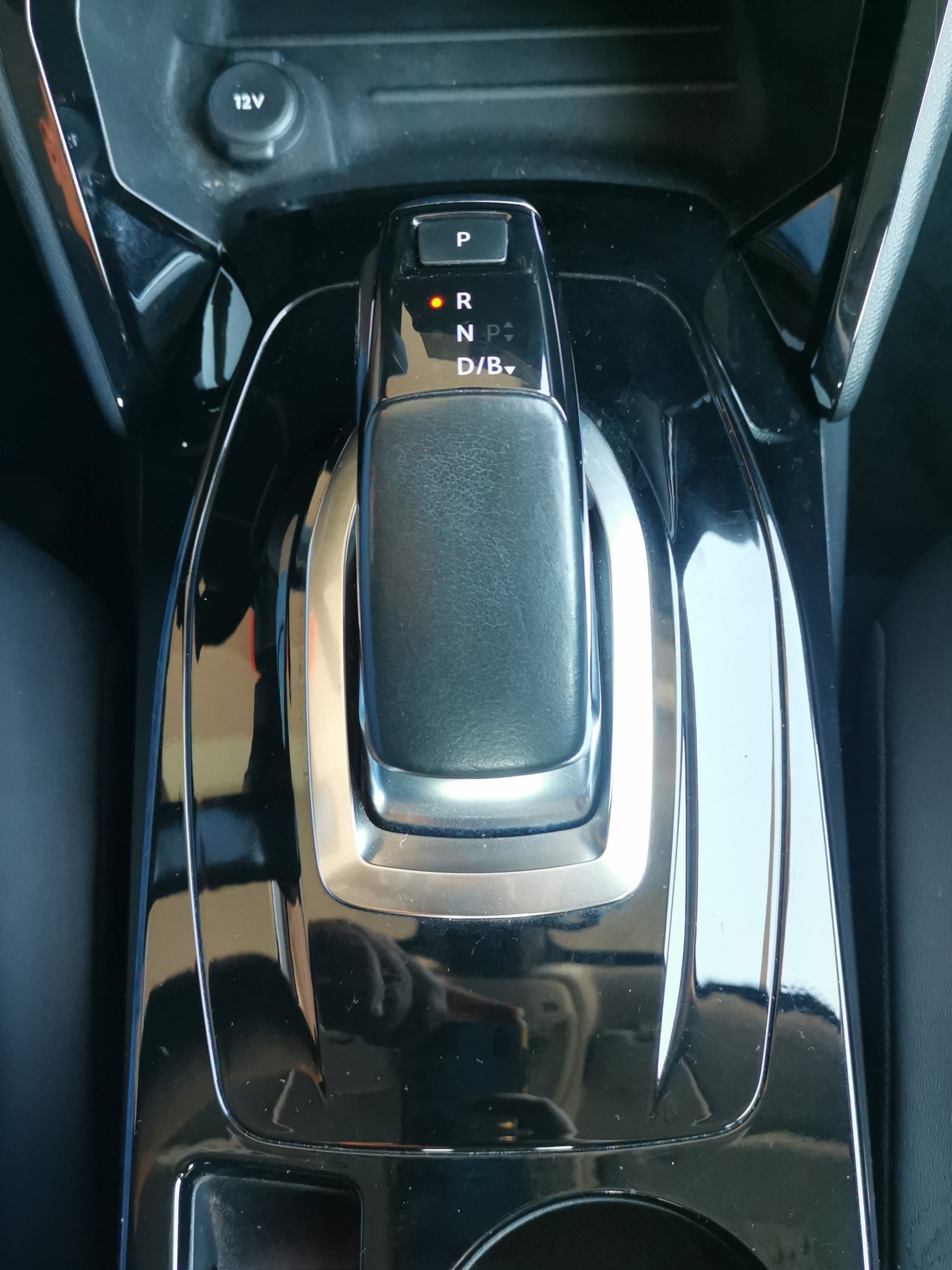 PEUGEOT 208 Elektrik Allure-image-19