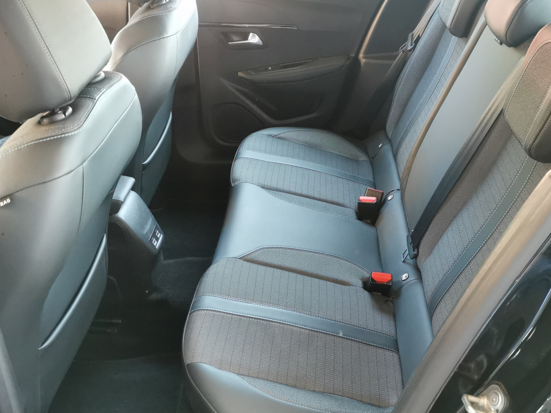 PEUGEOT 208 Elektrik Allure-image-12