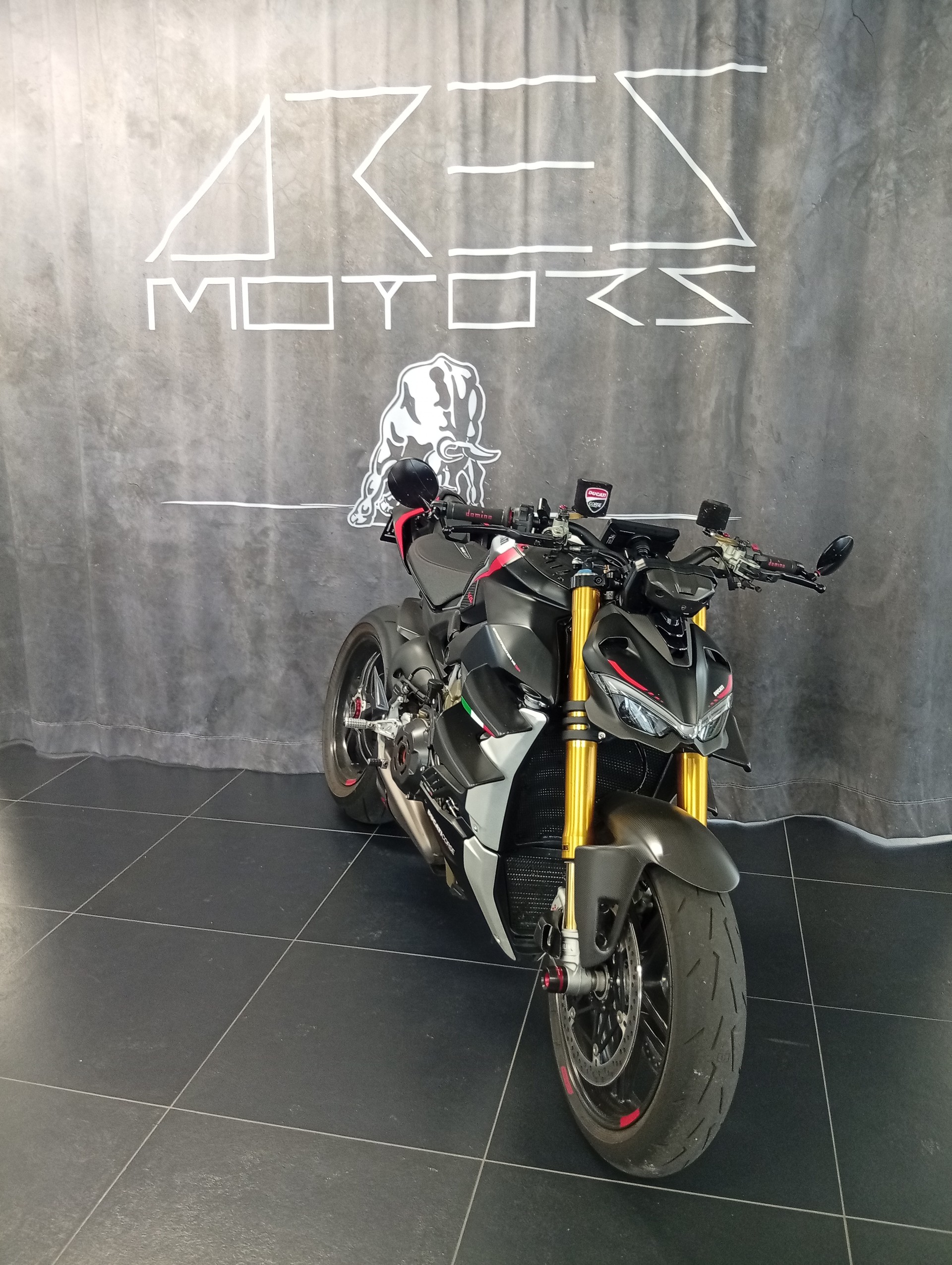 DUCATI Streetfighter V4 SP-showroom-element-1