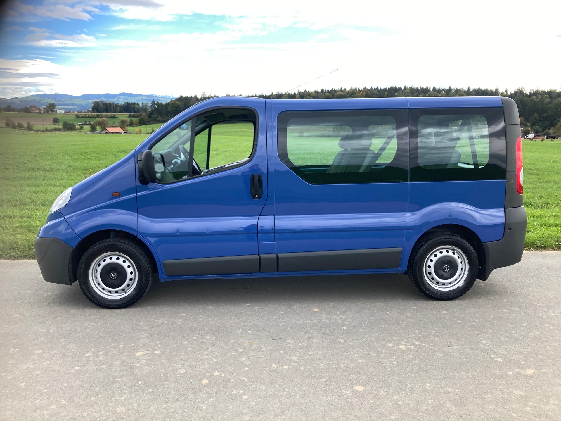 OPEL Vivaro 2.5 CDTI 2.7t-image-4