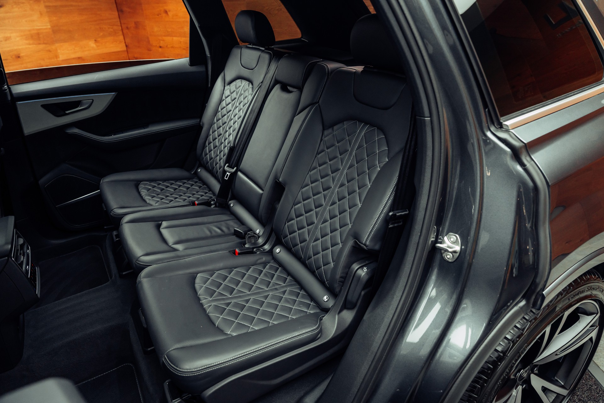 AUDI SQ7 TFSI quattro tiptronic Daytonagrau-image-8