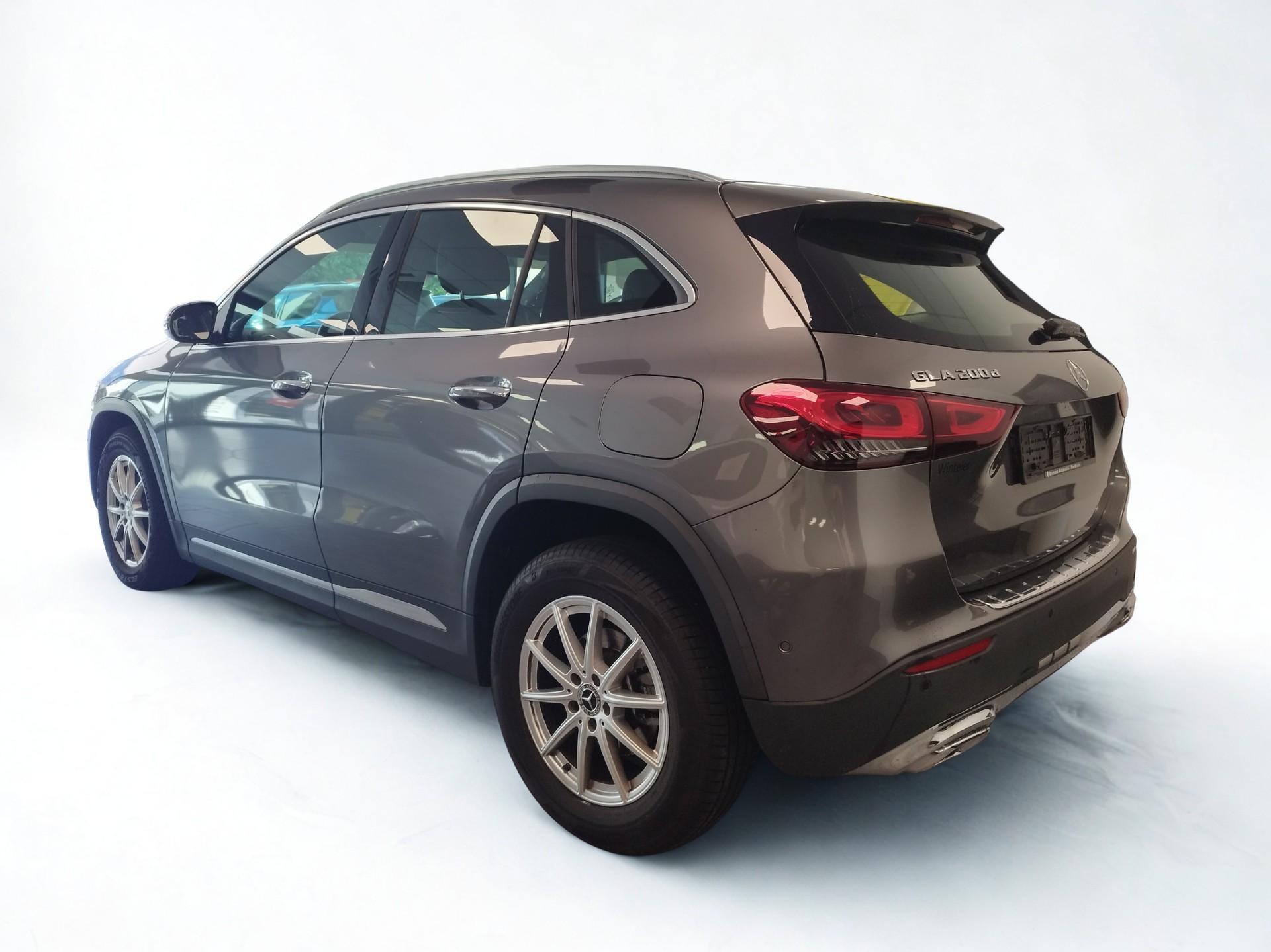 MERCEDES-BENZ GLA 200d 4Matic Style 8G-DCT-image-3
