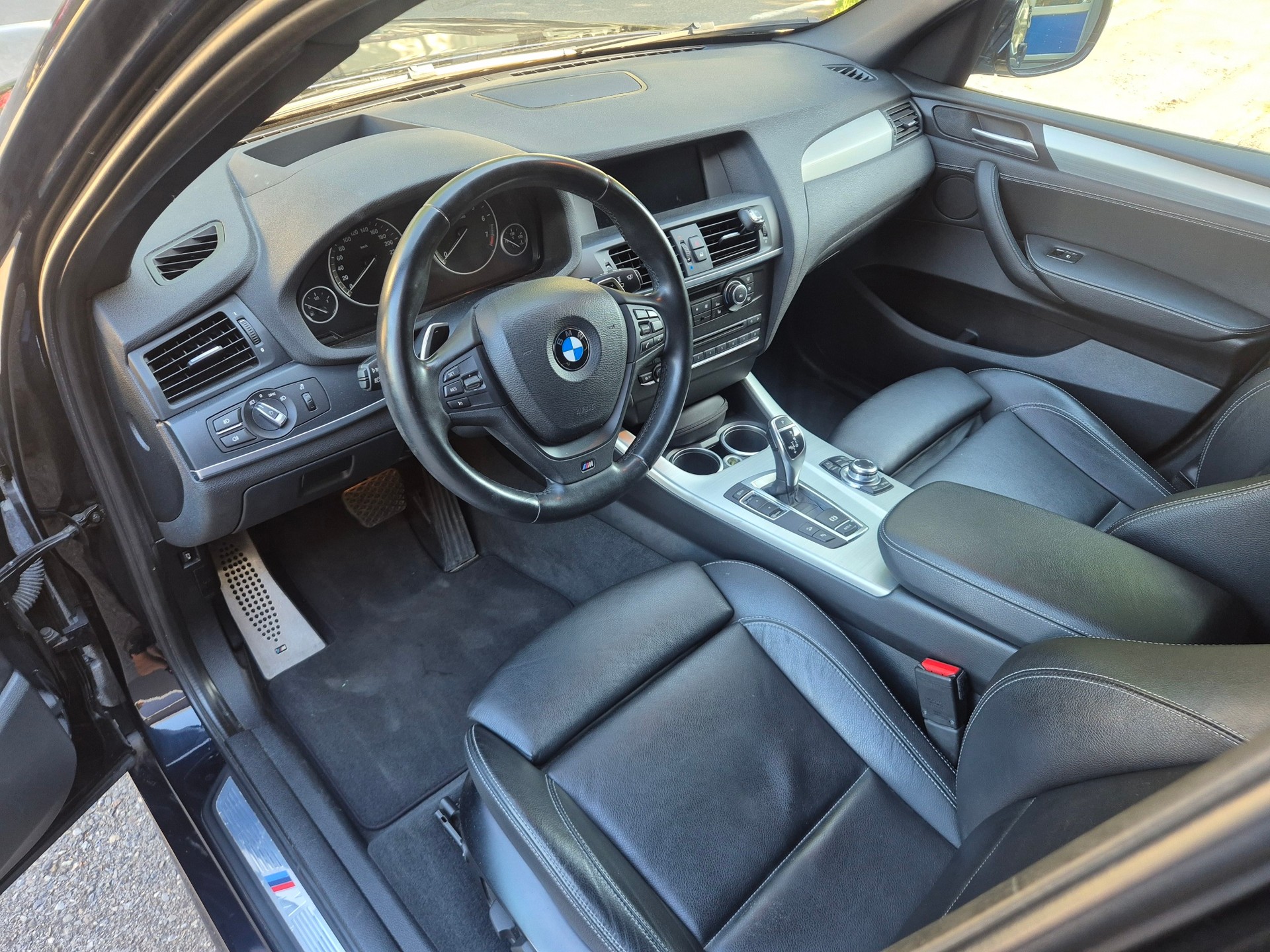 BMW 35i xDrive * Neue Motor * AHK * Pano Dach * M Packet * Head Up Display *-image-4