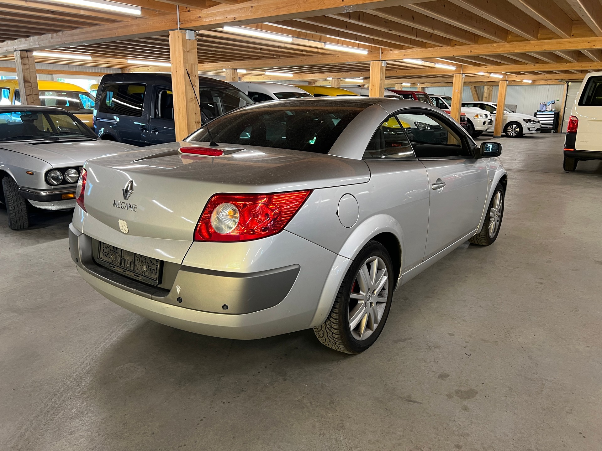 RENAULT Mégane C-C 2.0 16V Dynamique Confort-image-4
