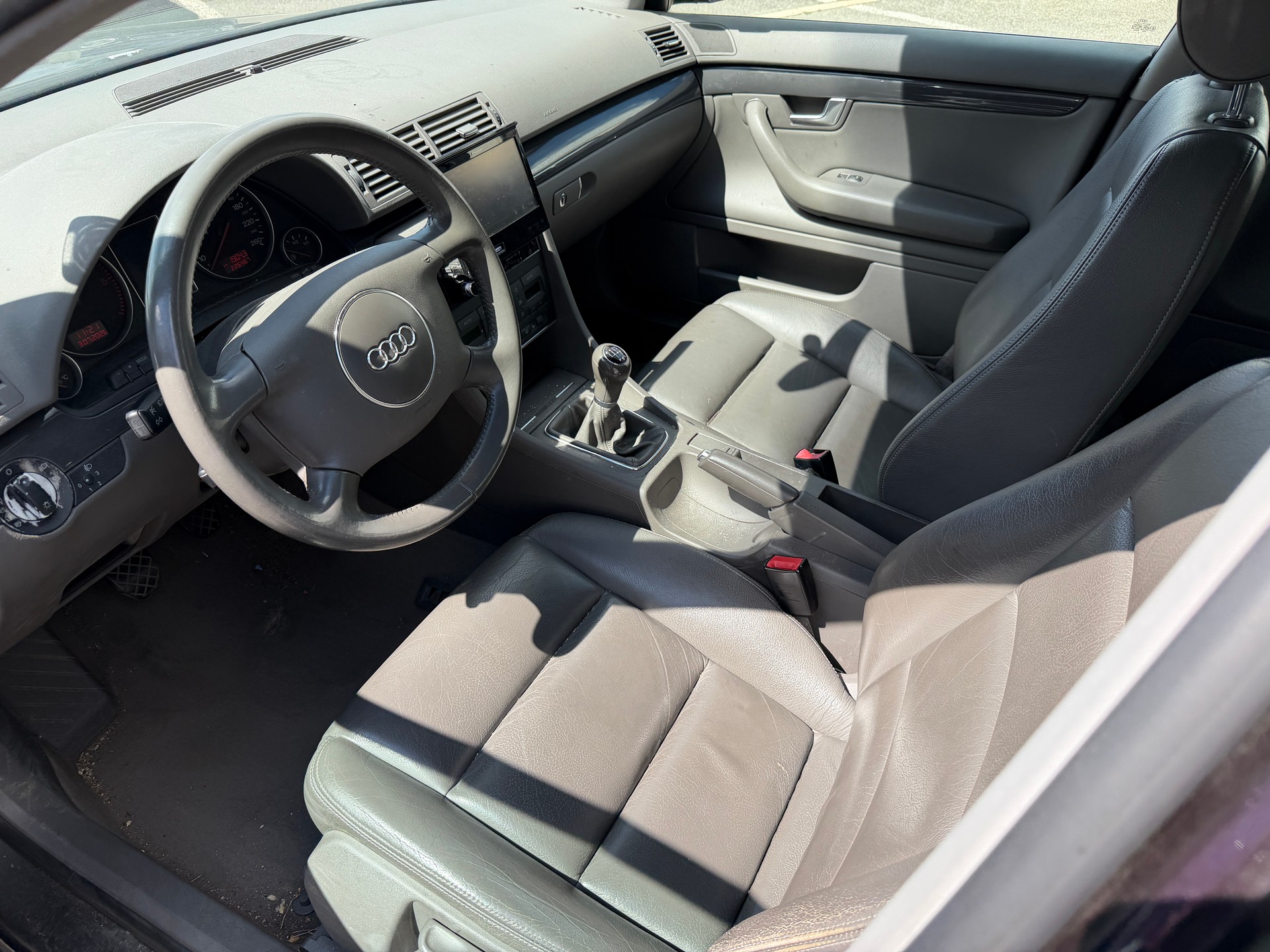 AUDI A4 Avant 1.9 TDI-image-4