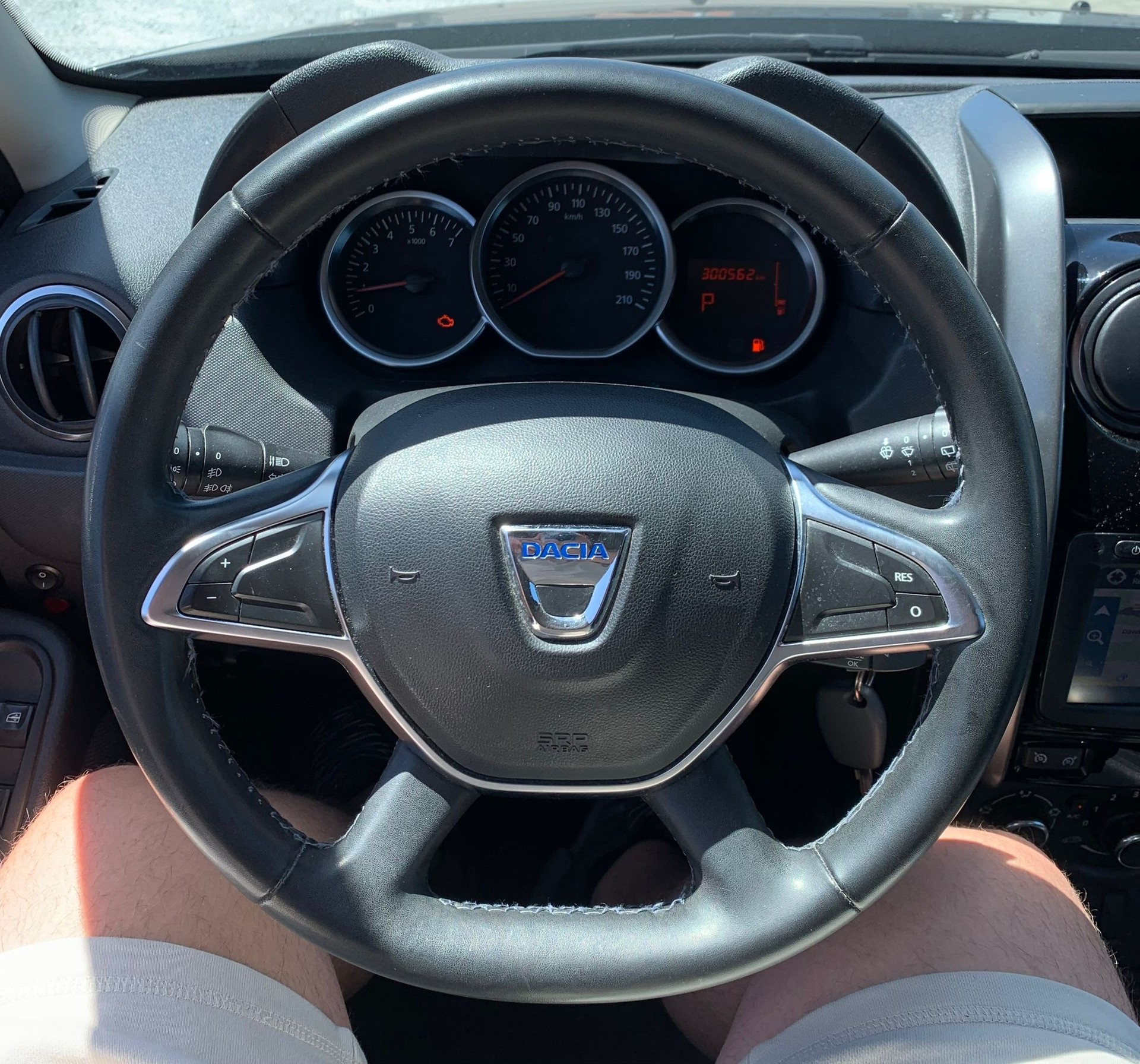 DACIA Duster 1.5 dCi Unlimited 4x2 EDC Automat (Klimatronik * Alufelgen * Sensoren mit Kamera * Leder * Navigation * BO6)-image-9