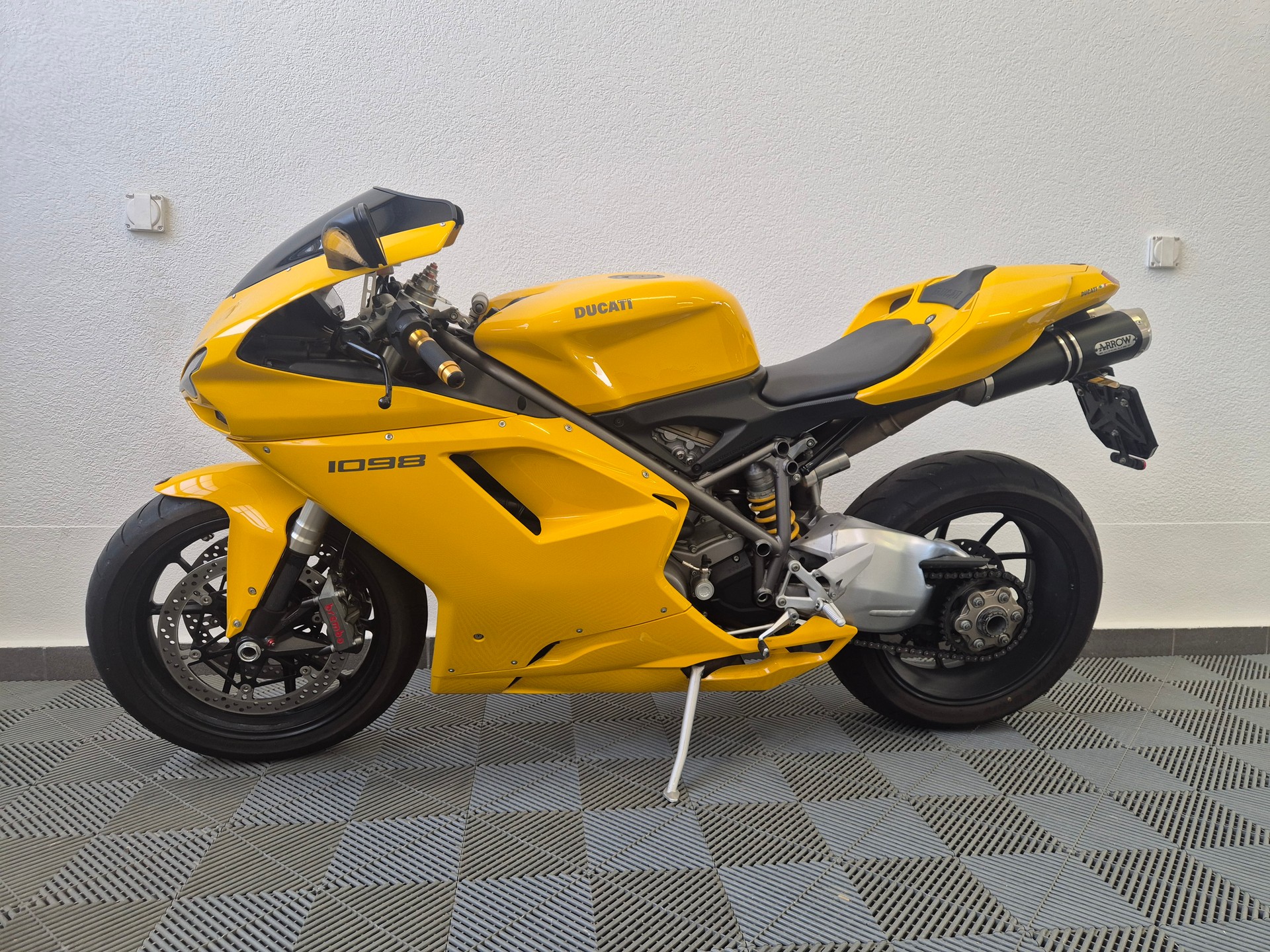 DUCATI 1098 S-image-1