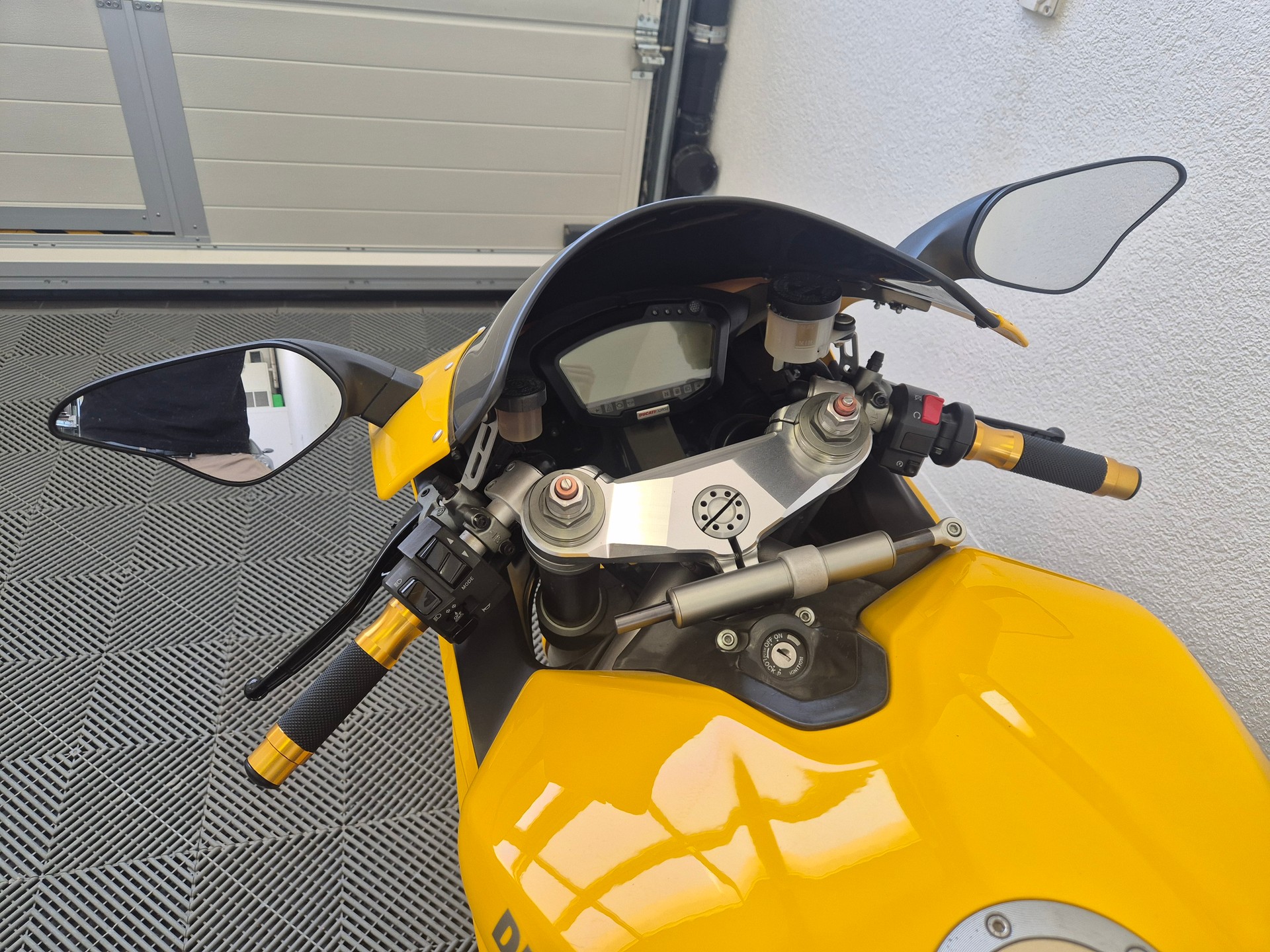 DUCATI 1098 S-image-7