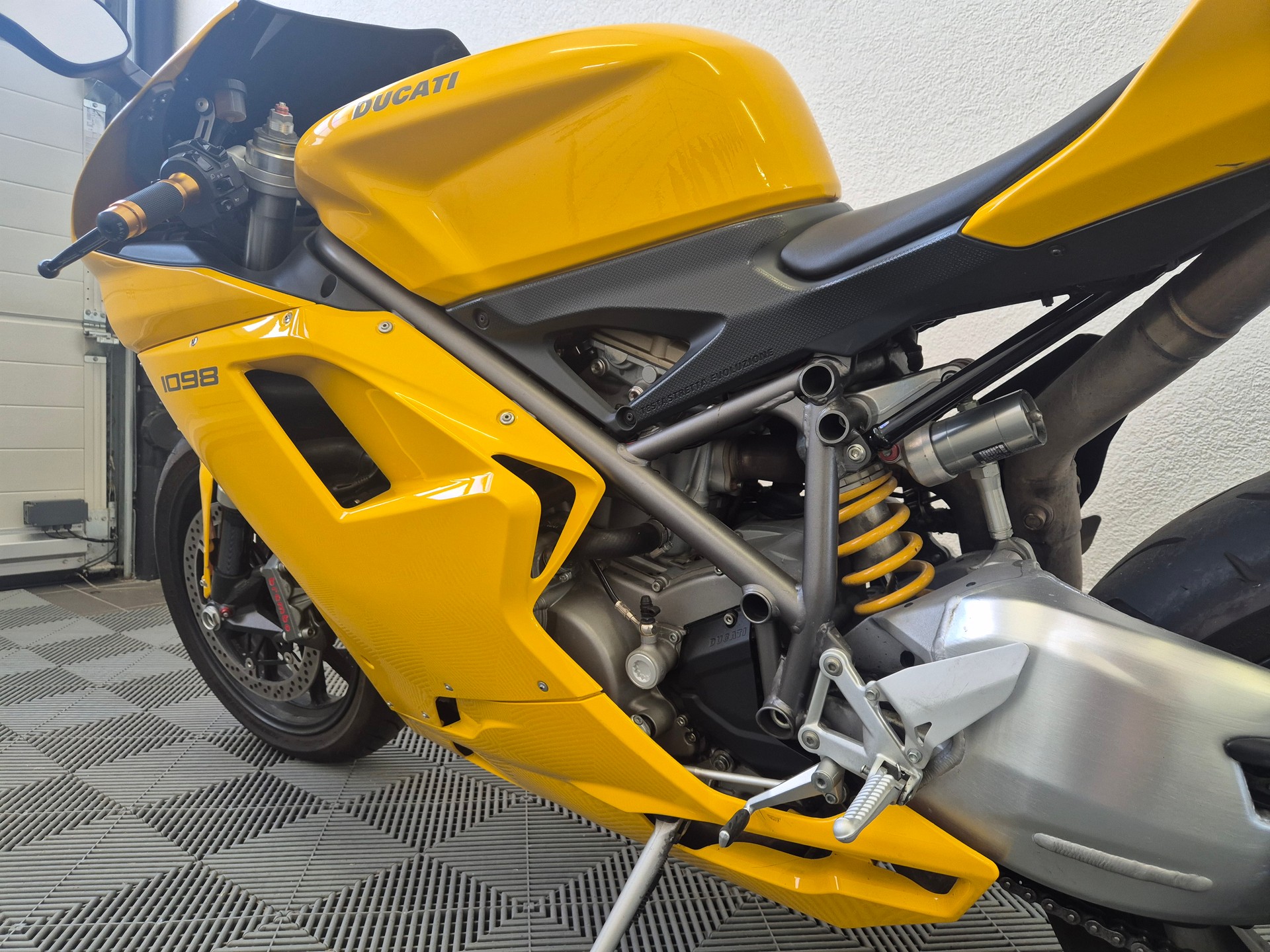 DUCATI 1098 S-image-2