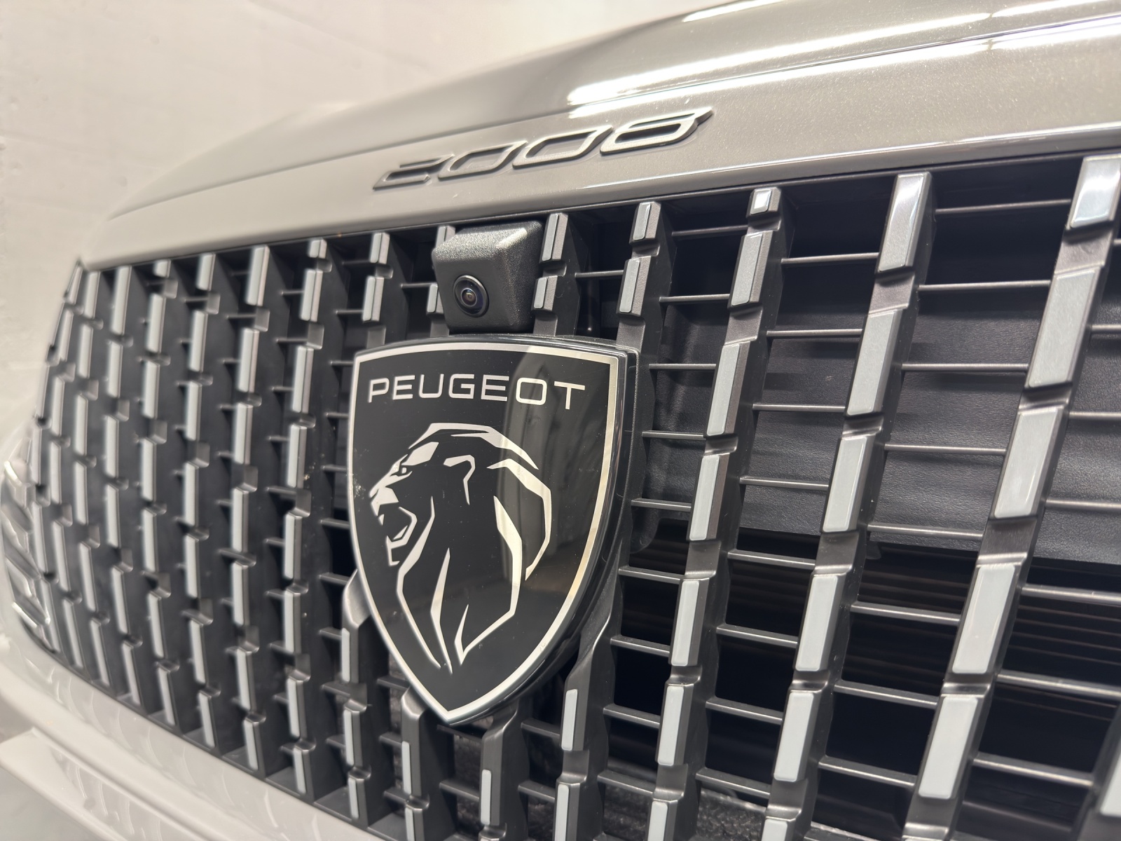 PEUGEOT 2008 1.2 PureTech 130 Allure-image-15